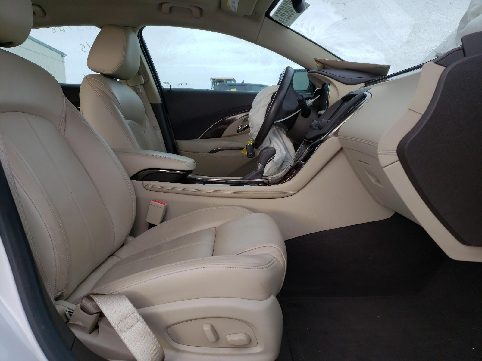 Photo 5 from auction – 2016 BUICK LACROSSE with VIN 1G4GC5G34GF259063