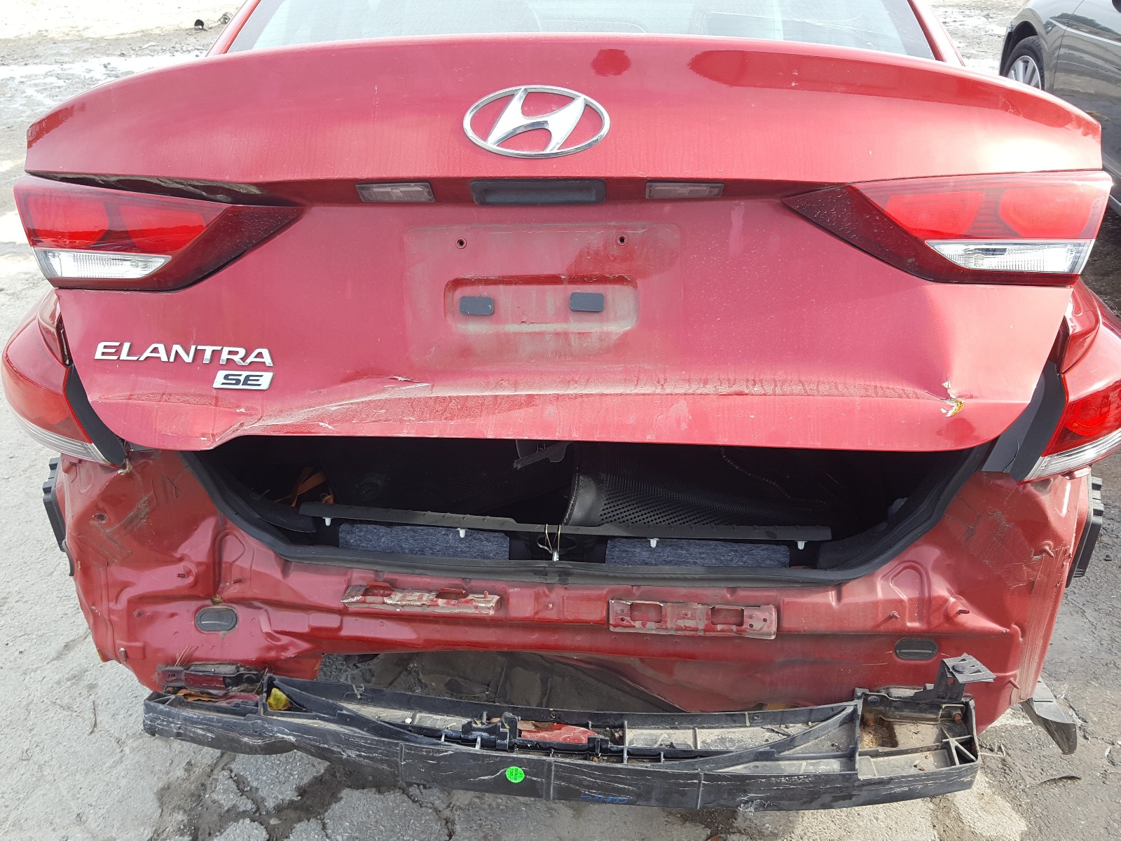 Photo 9 from auction – 2017 HYUNDAI ELANTRA SE with VIN 5NPD74LF1HH080332