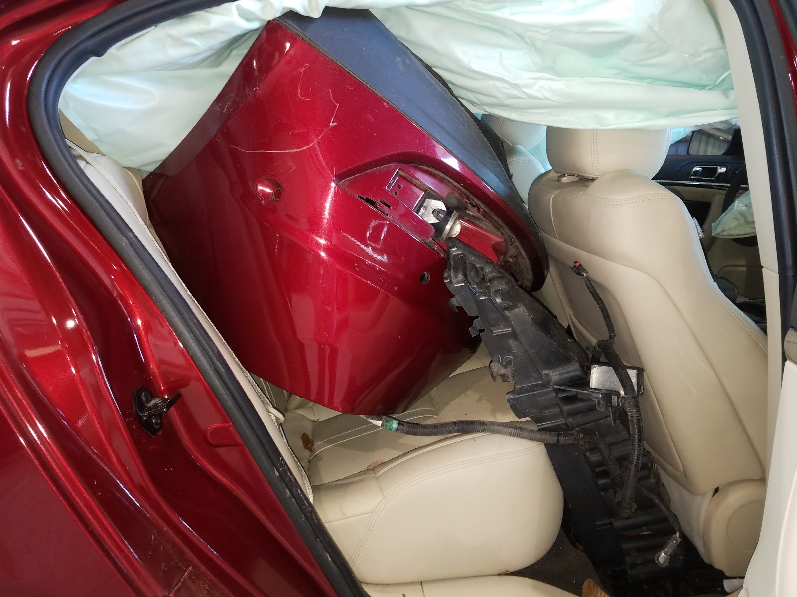 Photo 6 from auction – 2014 LINCOLN MKS with VIN 1LNHL9DK7EG602592