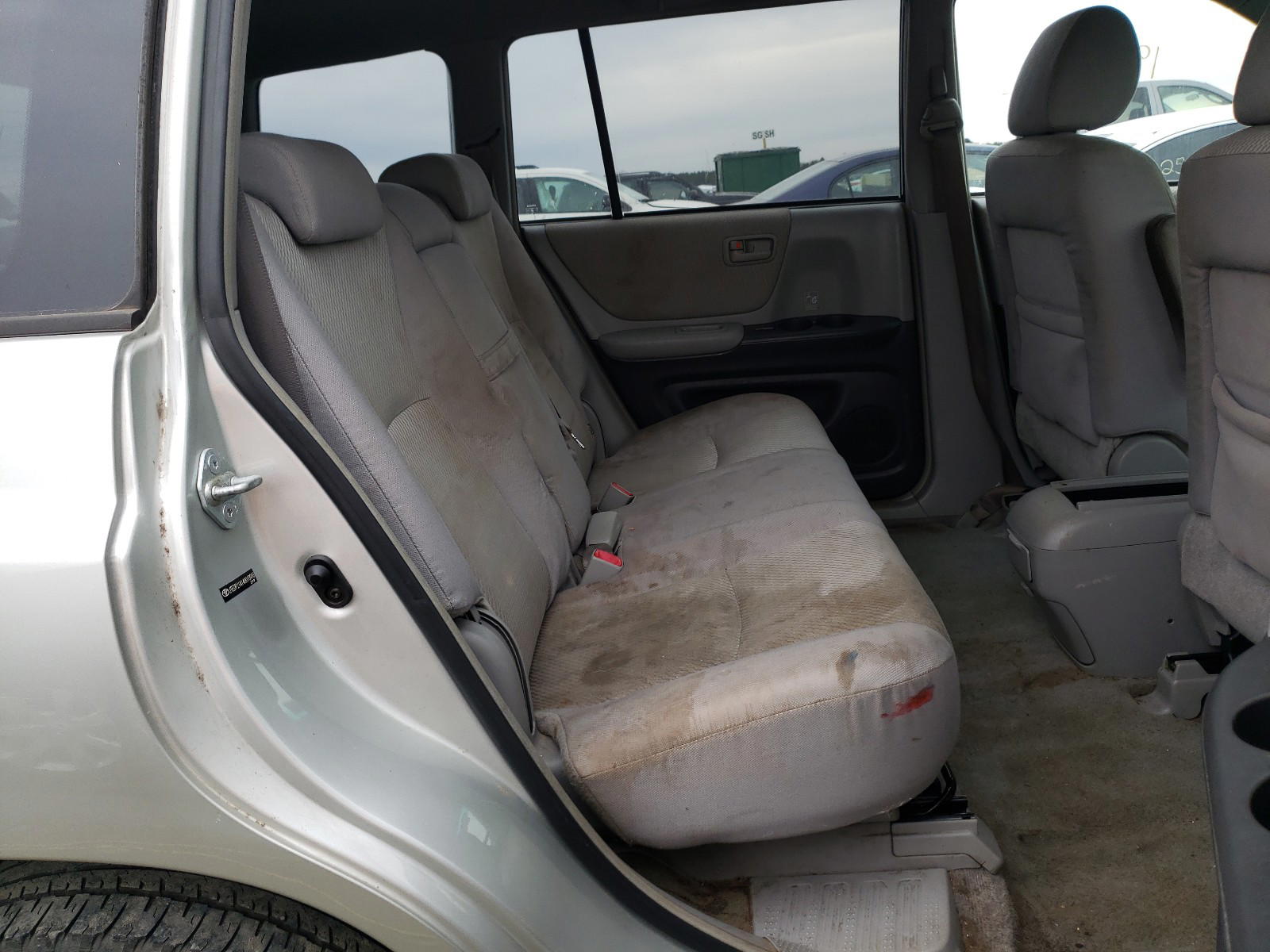 Photo 6 from auction – 2004 TOYOTA HIGHLANDER with VIN JTEDP21A140010988