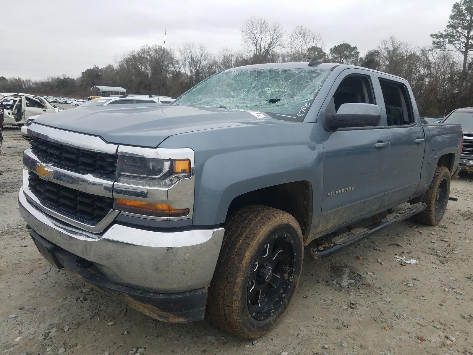 Photo 2 from auction – 2016 CHEVROLET SILVERADO with VIN 3GCUKREC0GG141109