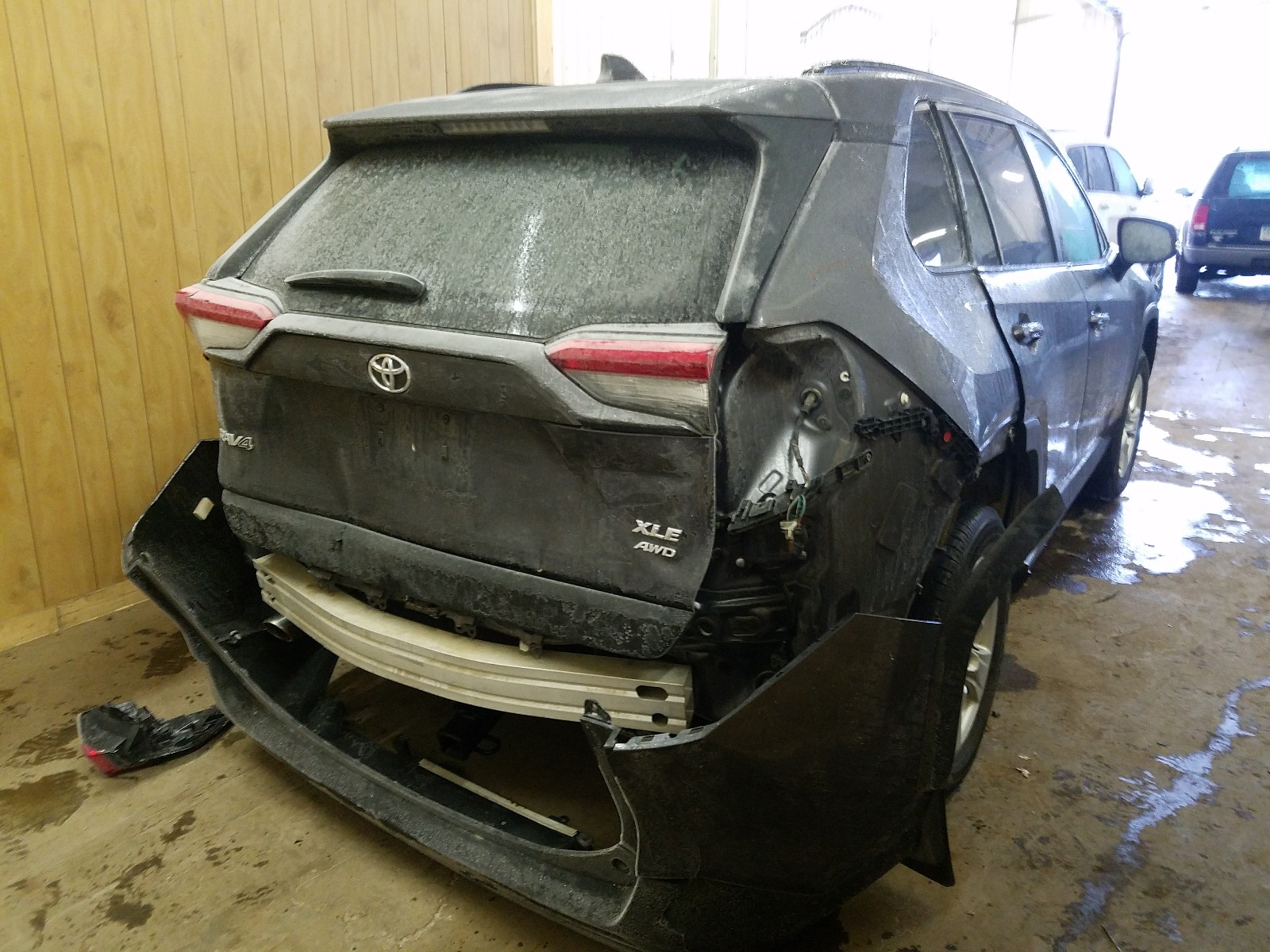 Photo 4 from auction – 2019 TOYOTA RAV4 XLE with VIN 2T3P1RFVXKW012027