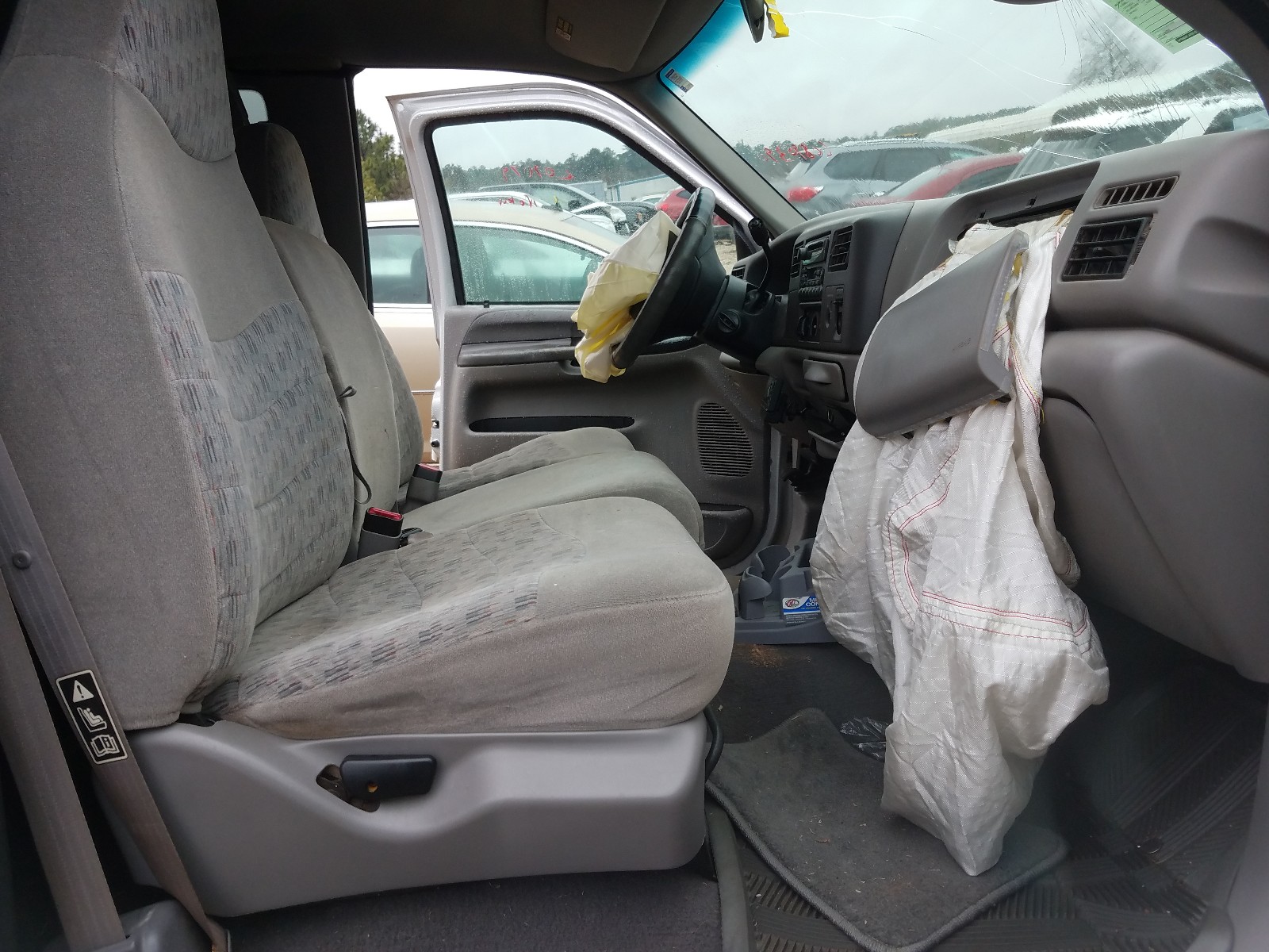 Photo 5 from auction – 2000 FORD F250 SUPER with VIN 1FTNX20F2YEC05027