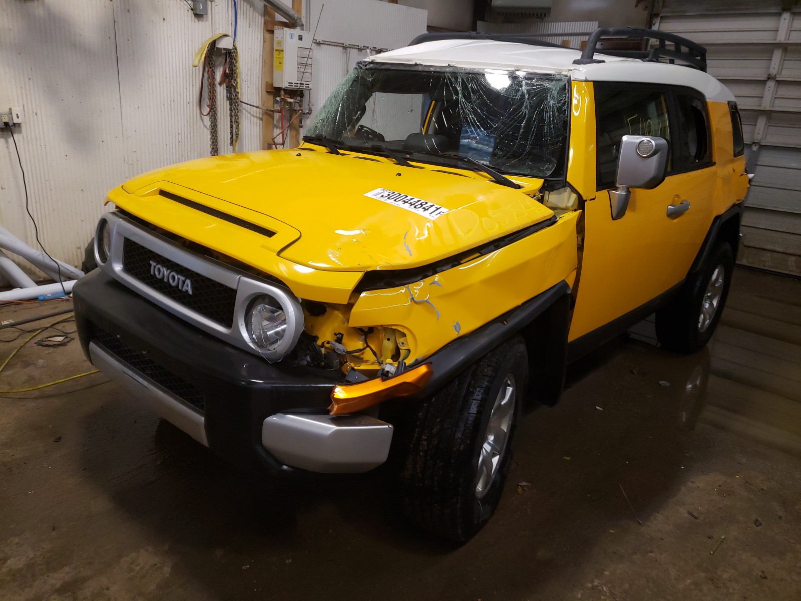 Photo 2 from auction – 2007 TOYOTA FJ CRUISER with VIN JTEBU11F670057542