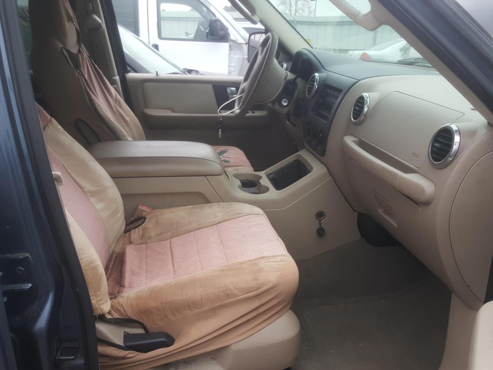 Photo 5 from auction – 2003 FORD EXPEDITION with VIN 1FMPU16L43LA12127