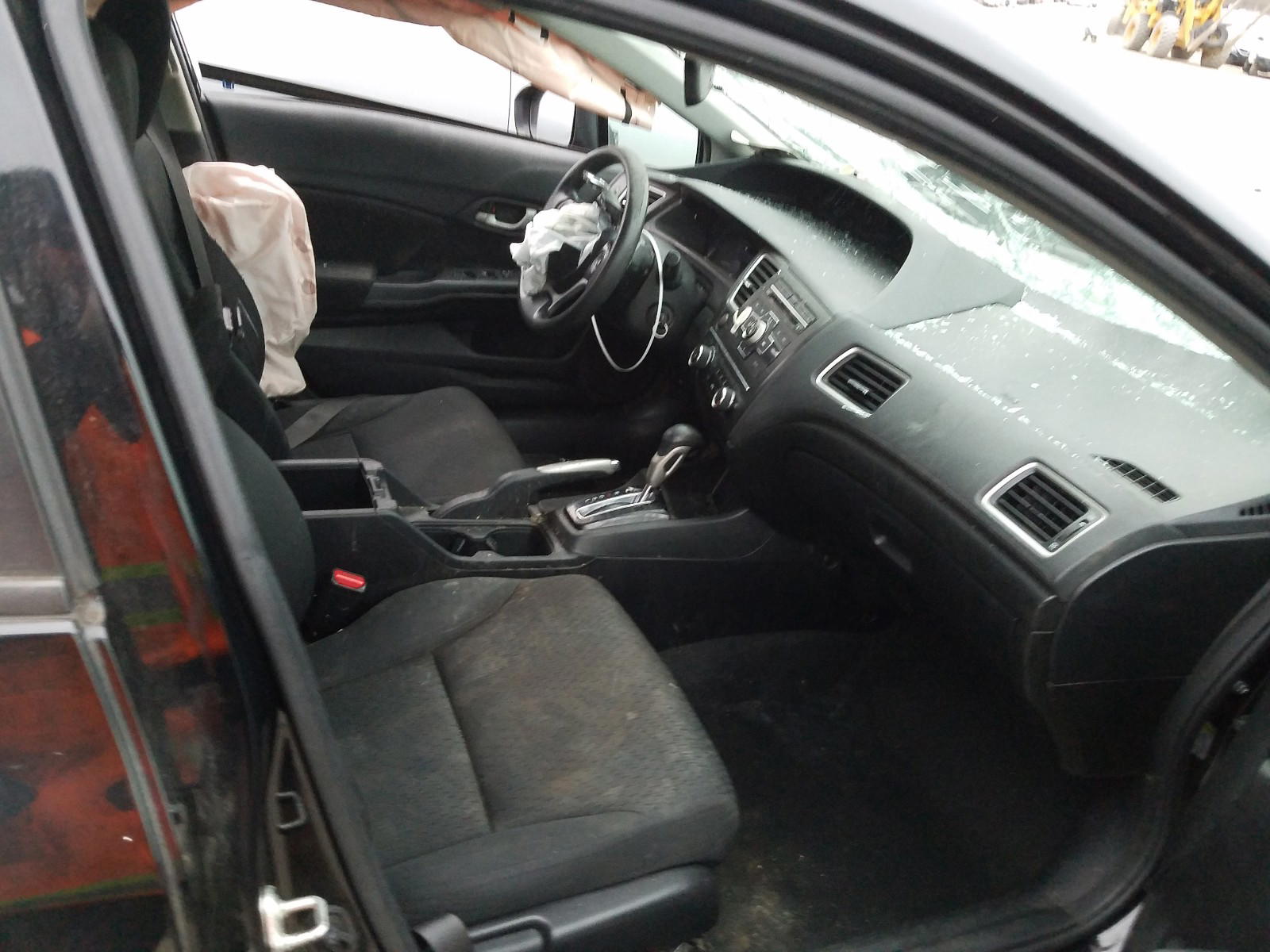 Photo 5 from auction – 2015 HONDA CIVIC LX with VIN 19XFB2F56FE094050