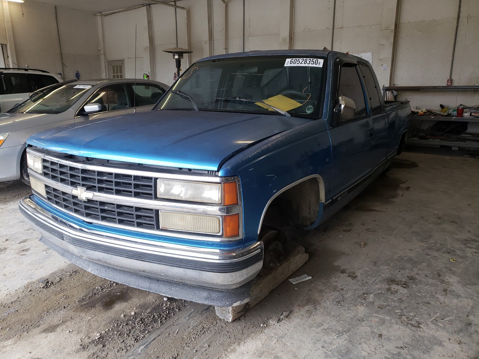 Photo 2 from auction – 1992 CHEVROLET GMT-400 C1 with VIN 2GCEC19ZXN1105323