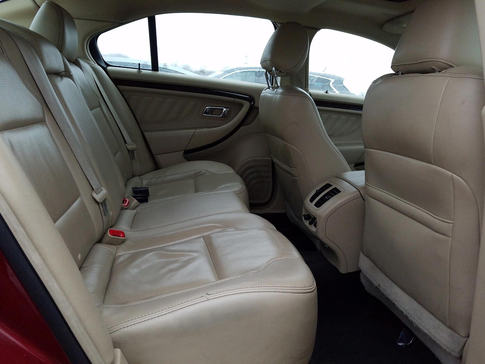 Photo 6 from auction – 2013 FORD TAURUS LIM with VIN 1FAHP2F82DG151917
