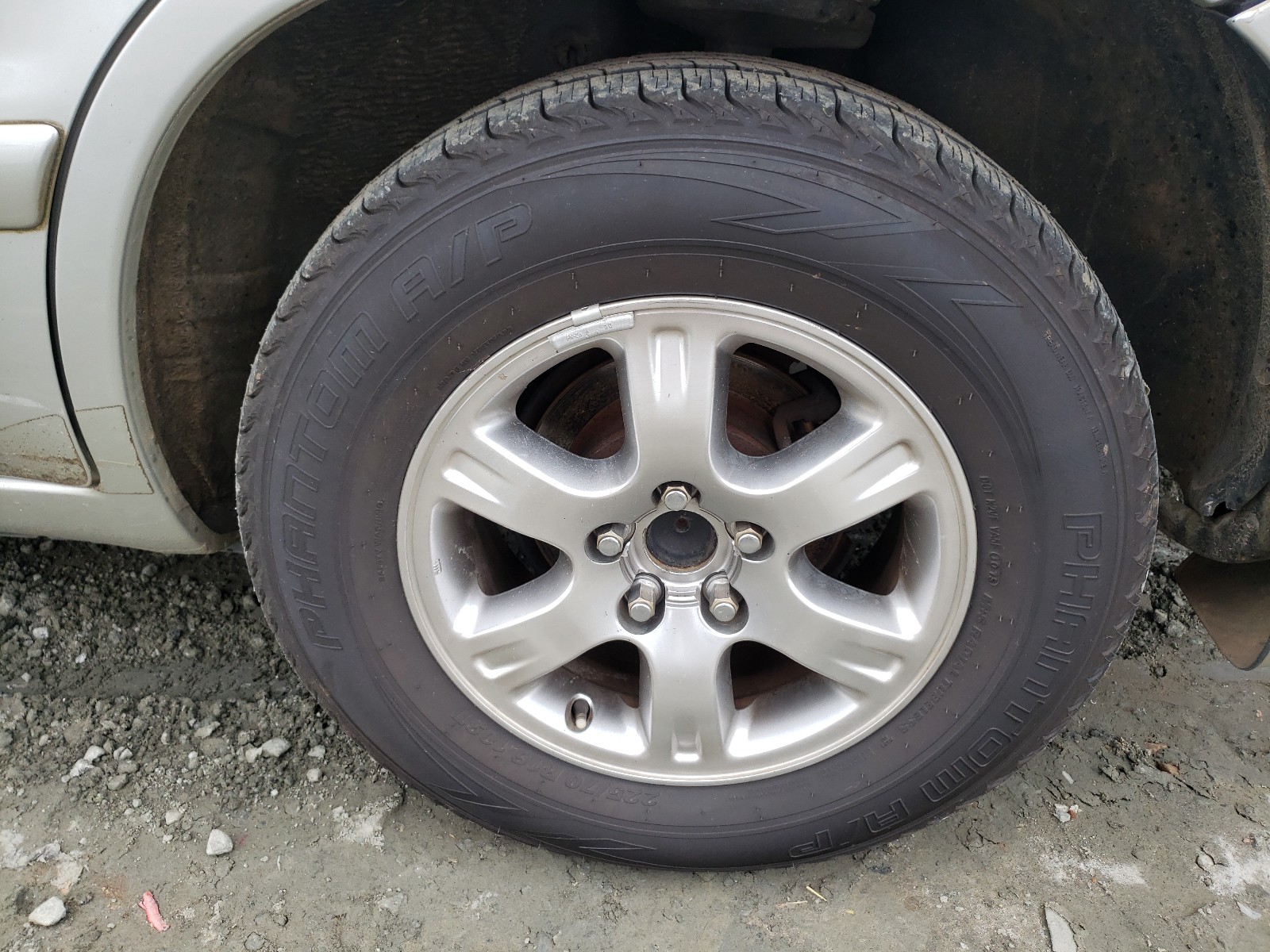 Foto 9 de la subasta – 2004 TOYOTA HIGHLANDER con VIN JTEDP21A140010988