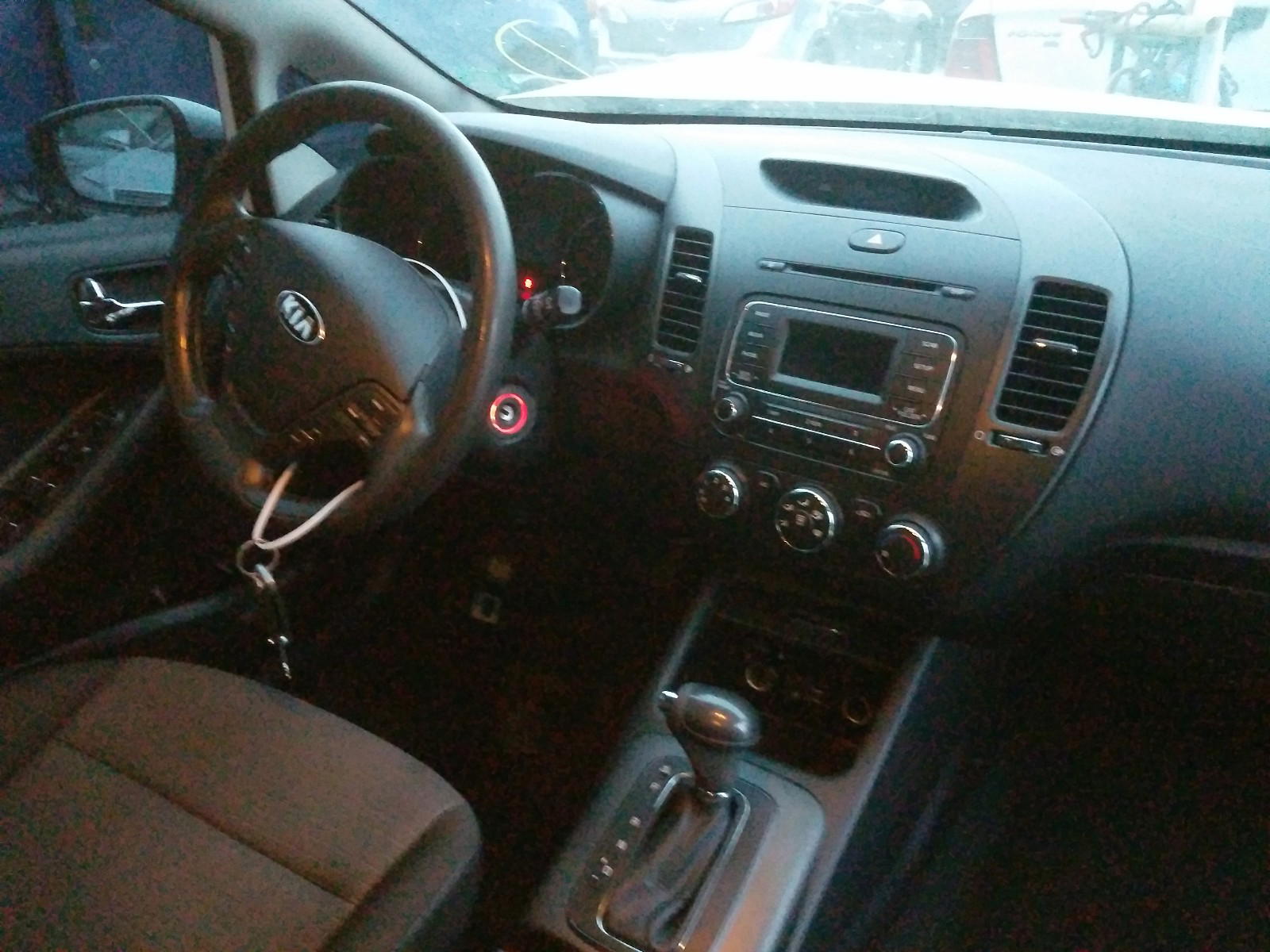 Photo 9 from auction – 2015 KIA FORTE LX with VIN KNAFX4A67F5382486