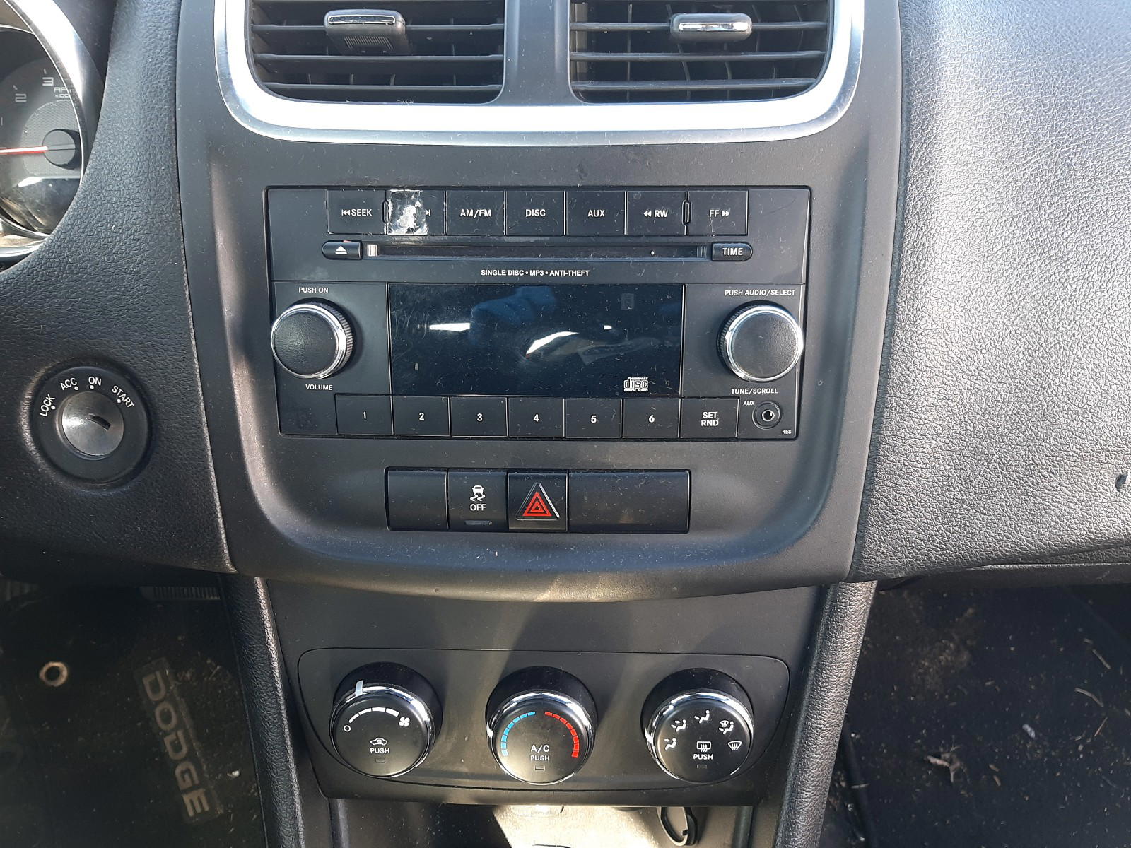 Photo 9 from auction – 2014 DODGE AVENGER SE with VIN 1C3CDZAG0EN174554