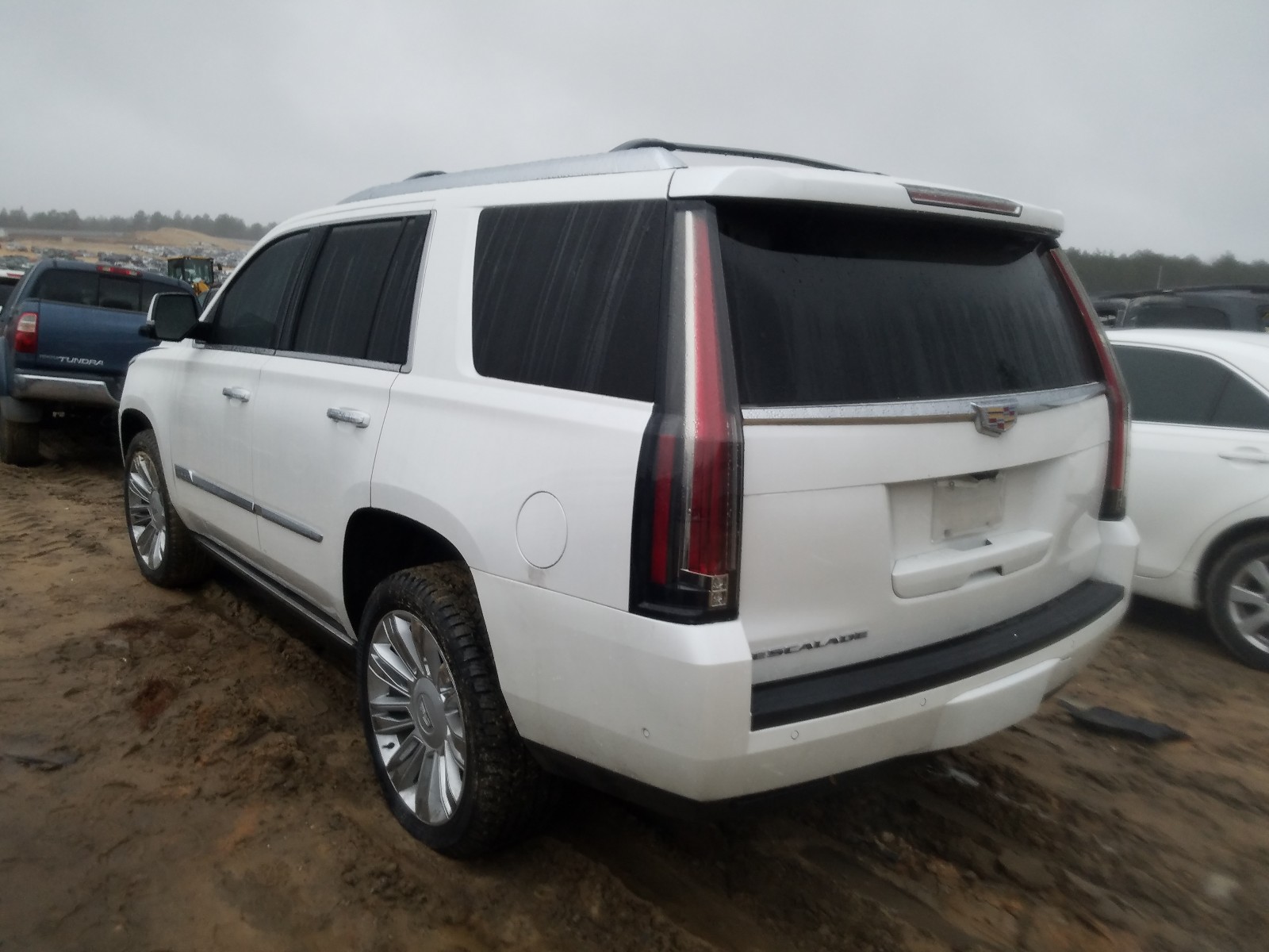 Photo 3 from auction – 2017 CADILLAC ESCALADE P with VIN 1GYS4BKJ0HR372597