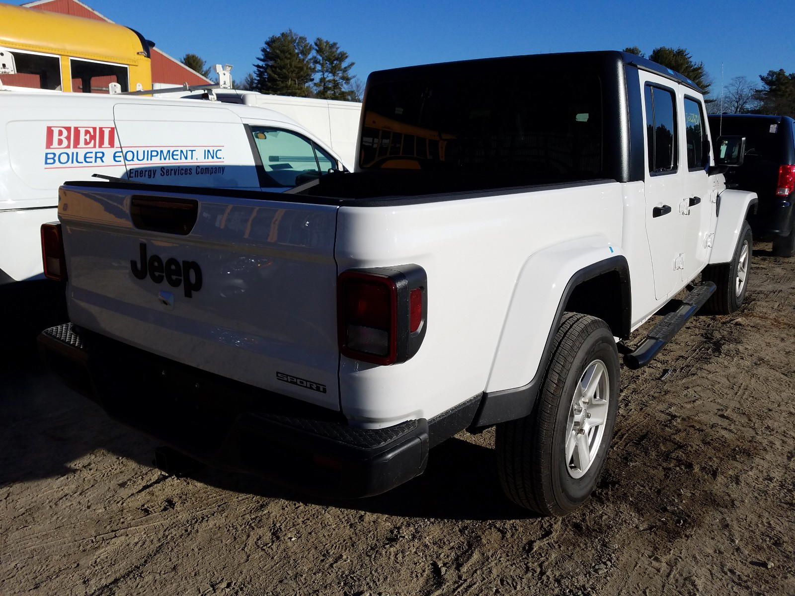 Photo 4 from auction – 2021 JEEP GLADIATOR with VIN 1C6HJTAG8ML506796