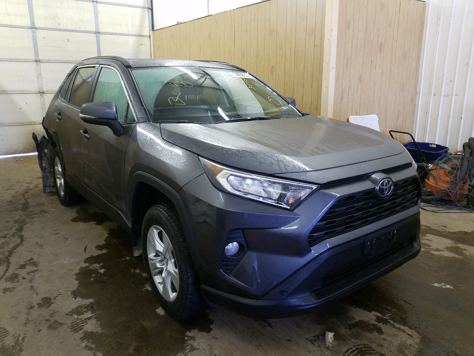 Photo 1 from auction – 2019 TOYOTA RAV4 XLE with VIN 2T3P1RFVXKW012027
