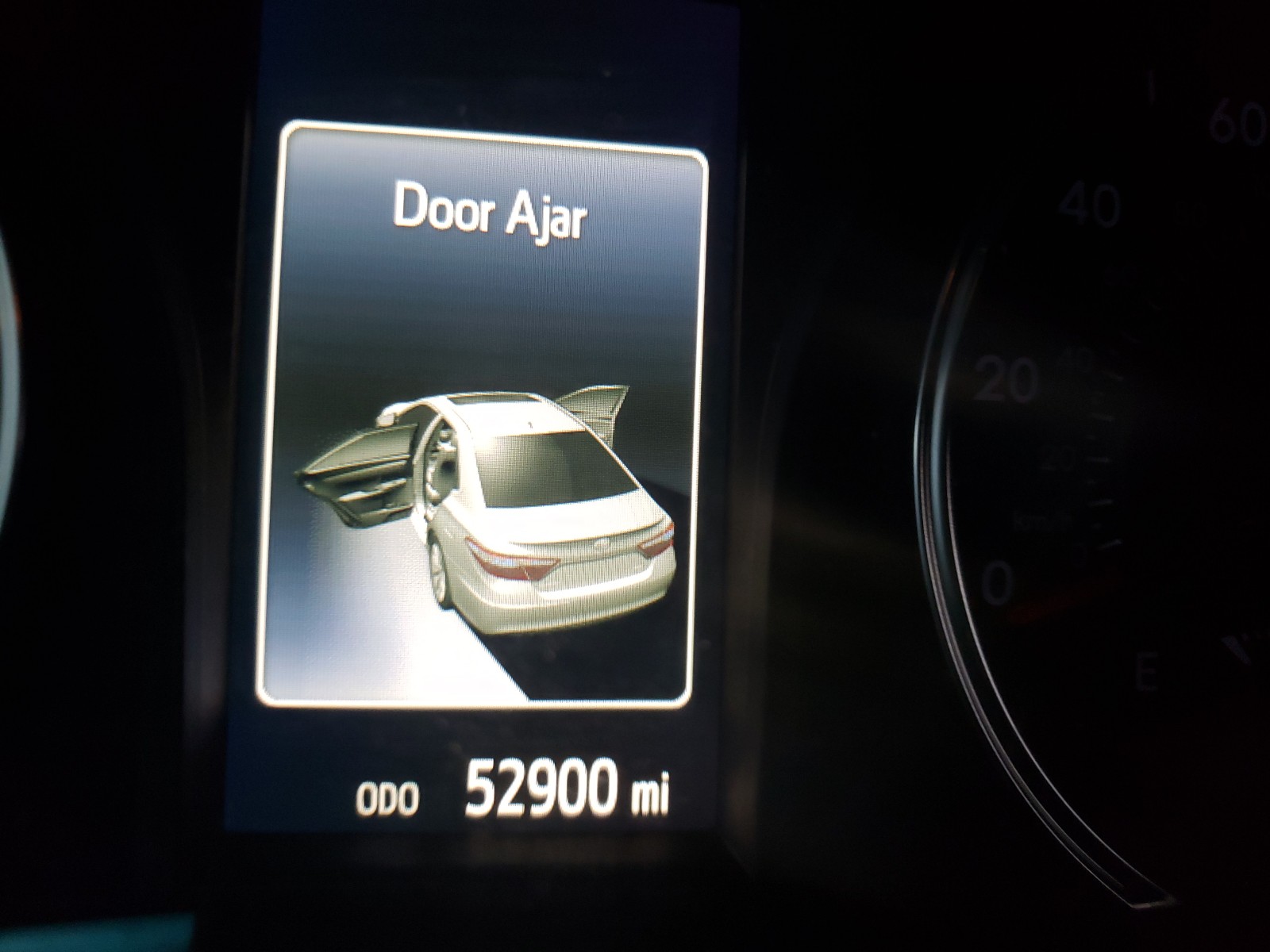 Photo 8 from auction – 2017 TOYOTA CAMRY LE with VIN 4T1BF1FK5HU711084