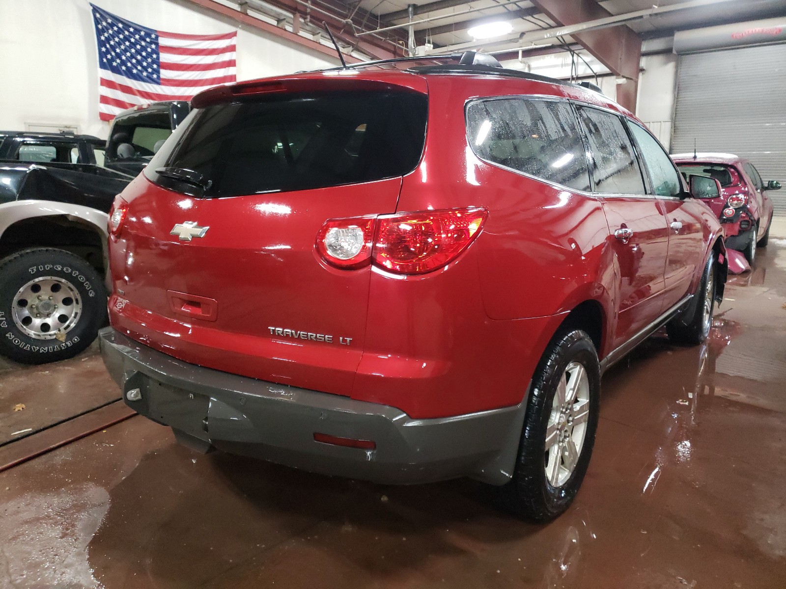 Photo 4 from auction – 2012 CHEVROLET TRAVERSE L with VIN 1GNKVGED8CJ262854