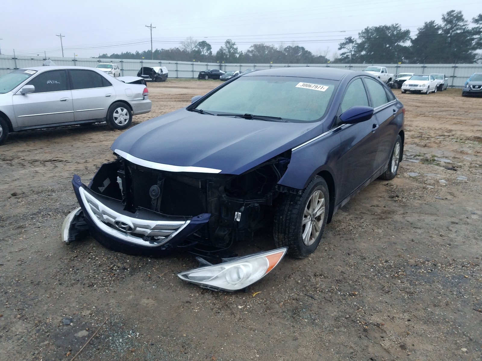 Photo 2 from auction – 2011 HYUNDAI SONATA GLS with VIN 5NPEB4AC4BH123581