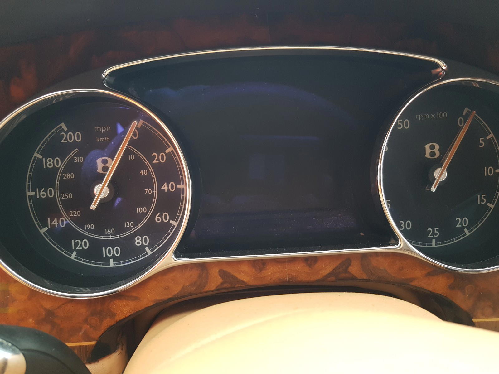 Photo 8 from auction – 2014 BENTLEY MULSANNE with VIN SCBBB7ZH2EC019792