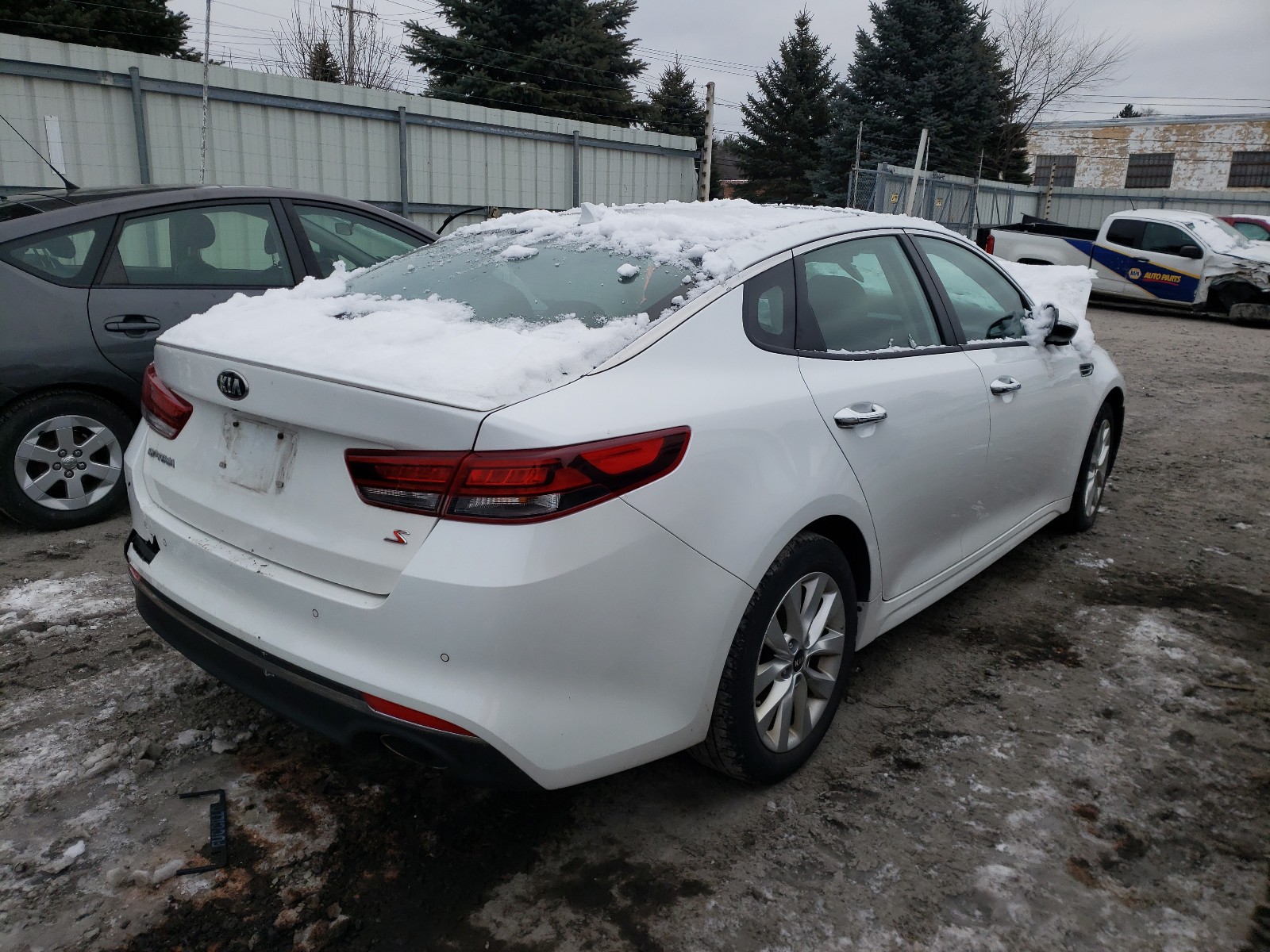 Photo 4 from auction – 2018 KIA OPTIMA LX with VIN 5XXGT4L30JG212741