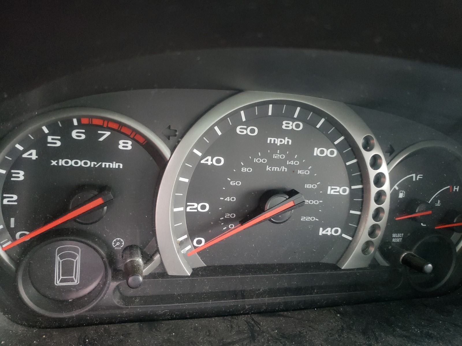 Photo 8 from auction – 2004 HONDA PILOT EXL with VIN 2HKYF18684H581398