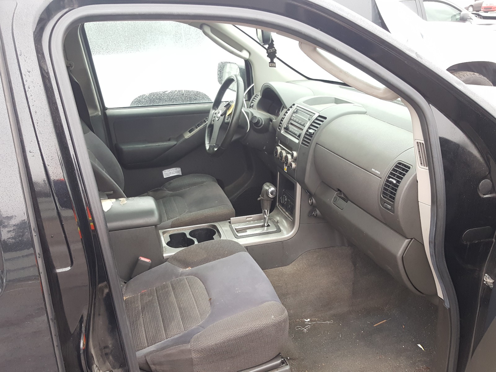 Photo 5 from auction – 2005 NISSAN PATHFINDER with VIN 5N1AR18W85C785653