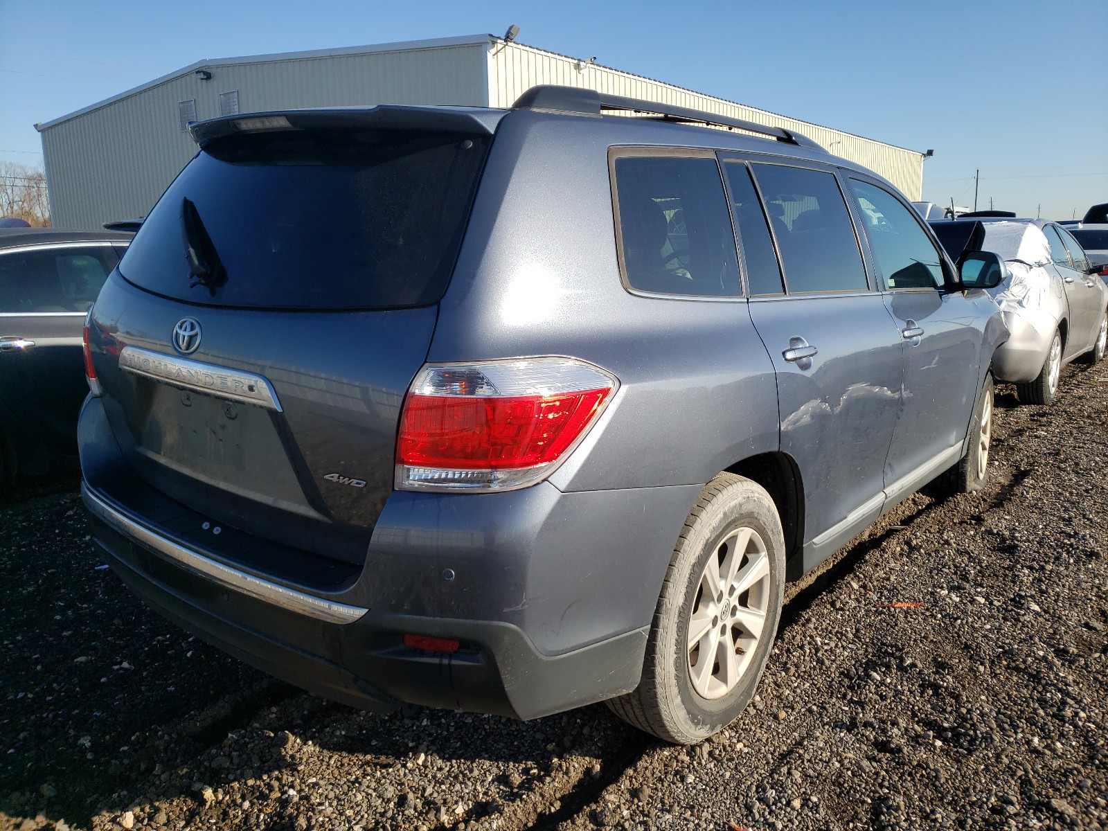 Zdjęcie 4 z aukcji – 2013 TOYOTA HIGHLANDER z VIN 5TDBK3EH1DS213187