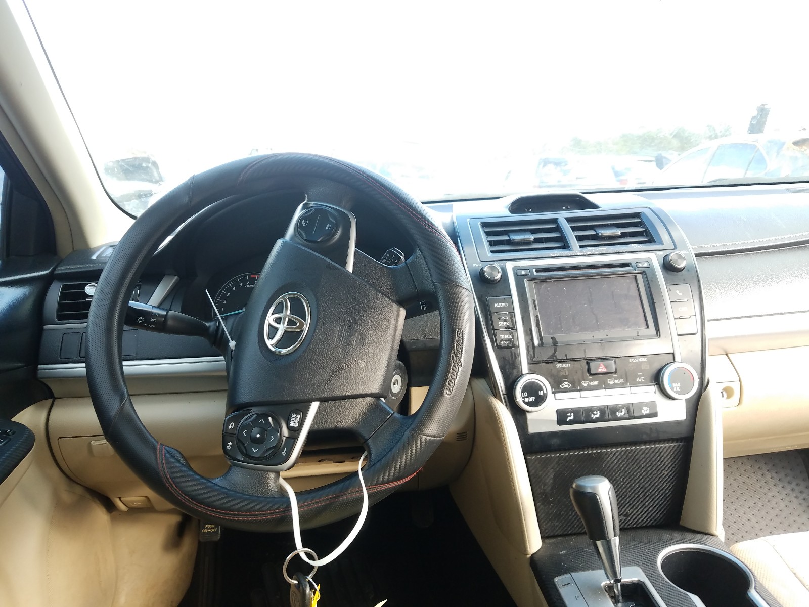 Photo 9 from auction – 2014 TOYOTA CAMRY L with VIN 4T1BF1FK1EU765705