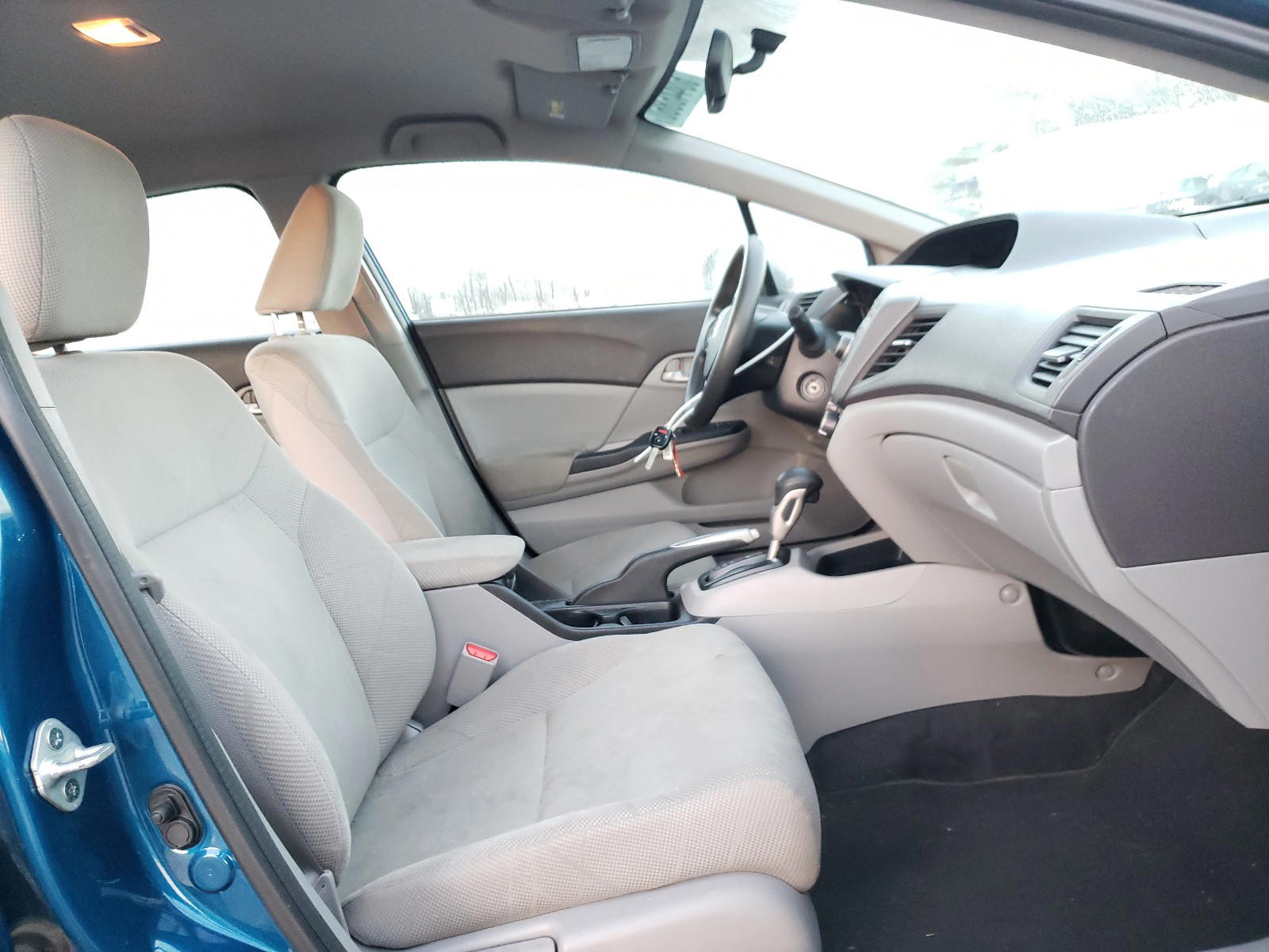 Photo 5 from auction – 2012 HONDA CIVIC LX with VIN 19XFB2F59CE060423