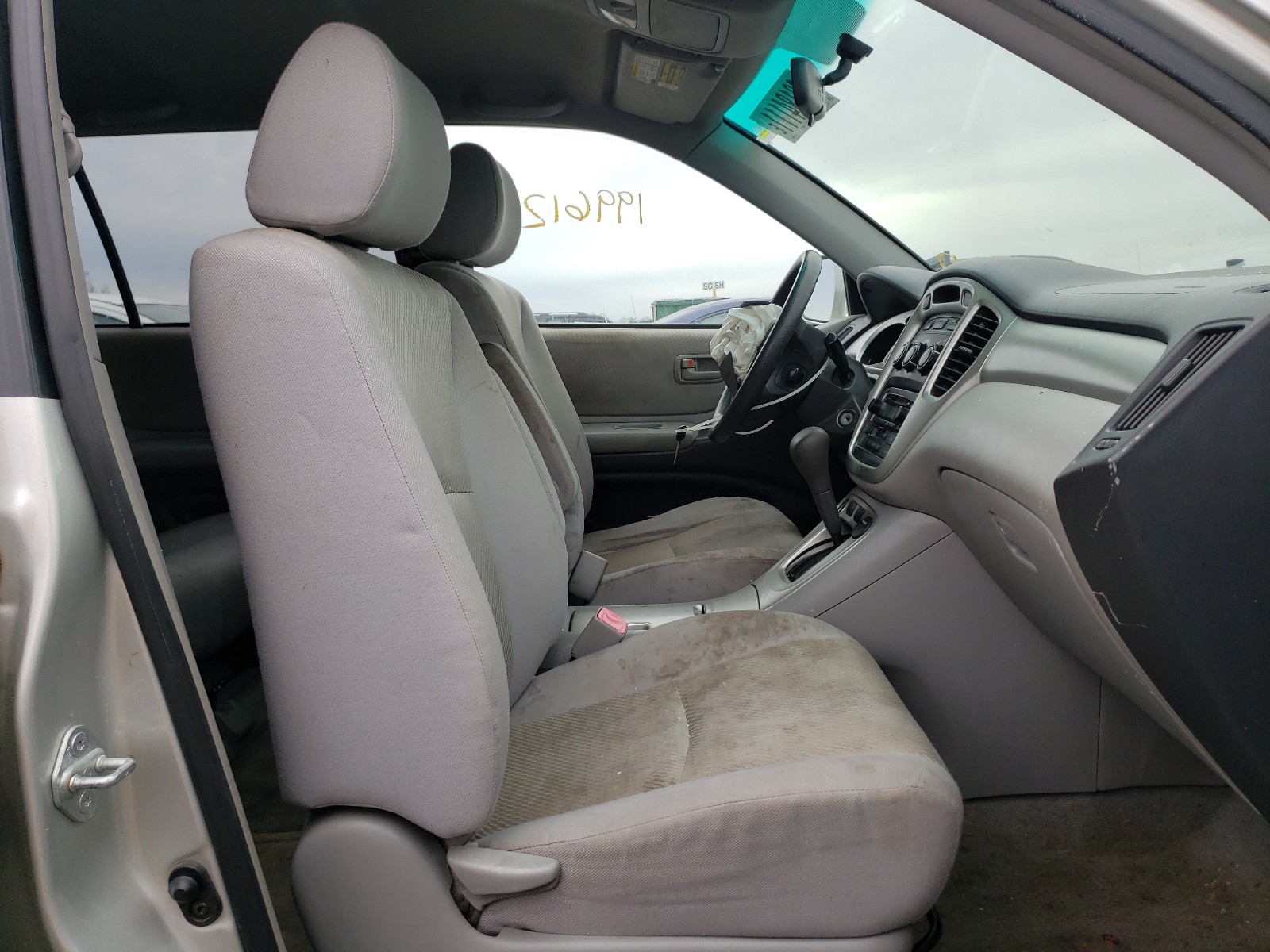 Foto 5 de la subasta – 2004 TOYOTA HIGHLANDER con VIN JTEDP21A140010988