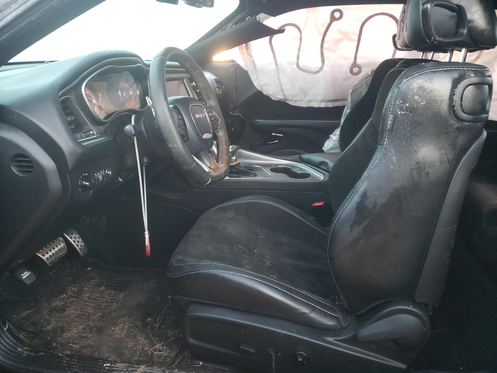 Photo 5 from auction – 2016 DODGE CHALLENGER with VIN 2C3CDZC90GH117152