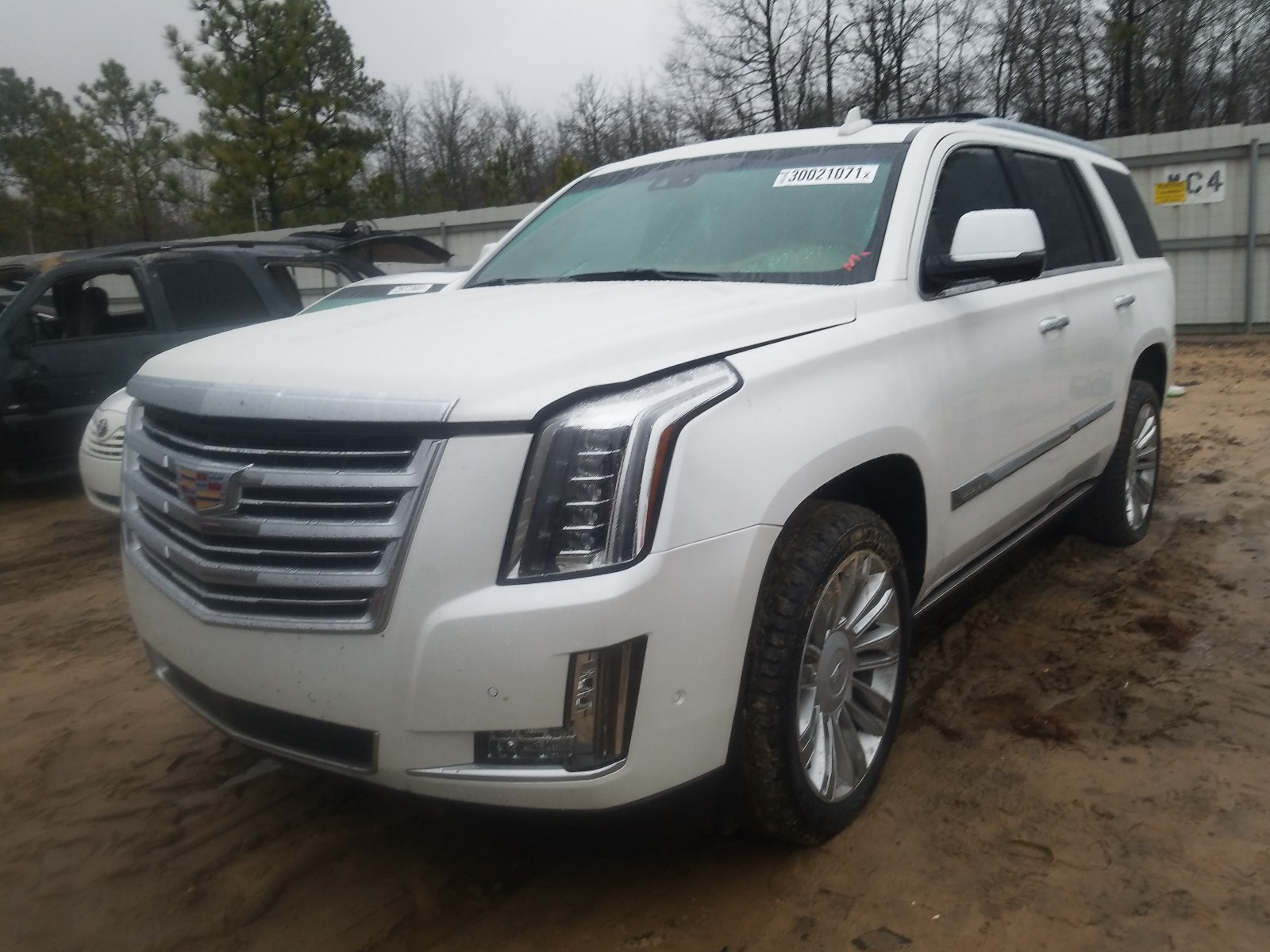 Photo 2 from auction – 2017 CADILLAC ESCALADE P with VIN 1GYS4BKJ0HR372597
