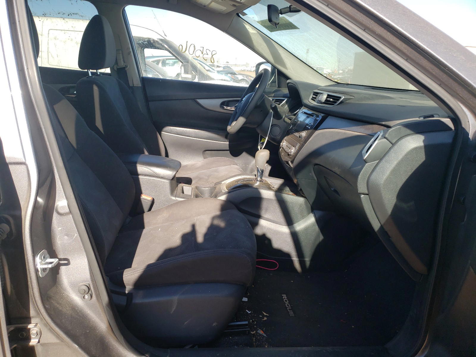 Photo 5 from auction – 2016 NISSAN ROGUE S with VIN KNMAT2MV3GP633493