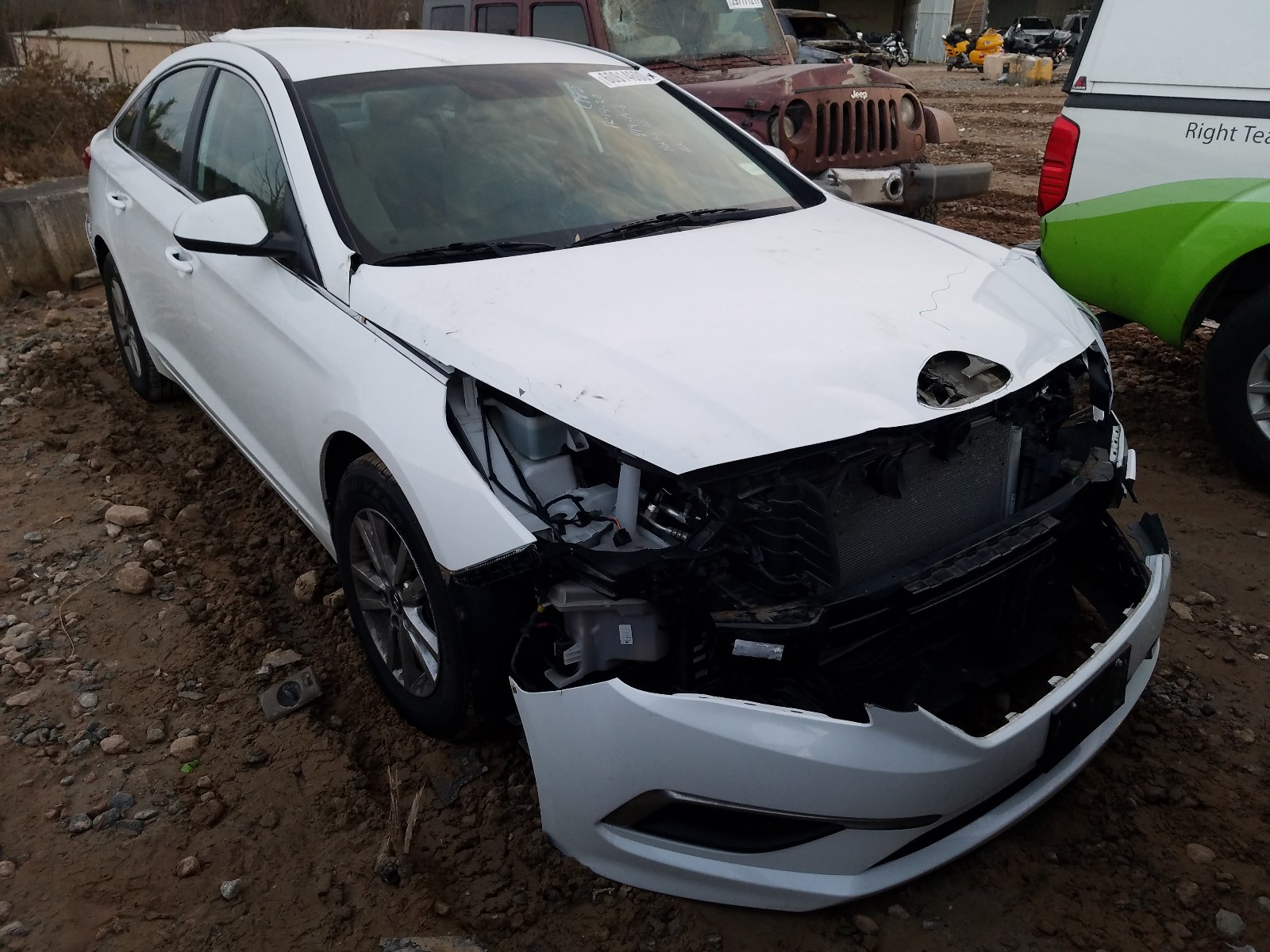 HYUNDAI SONATA SE 2016 with VIN 5NPE24AF1GH366122 - Photo from auction