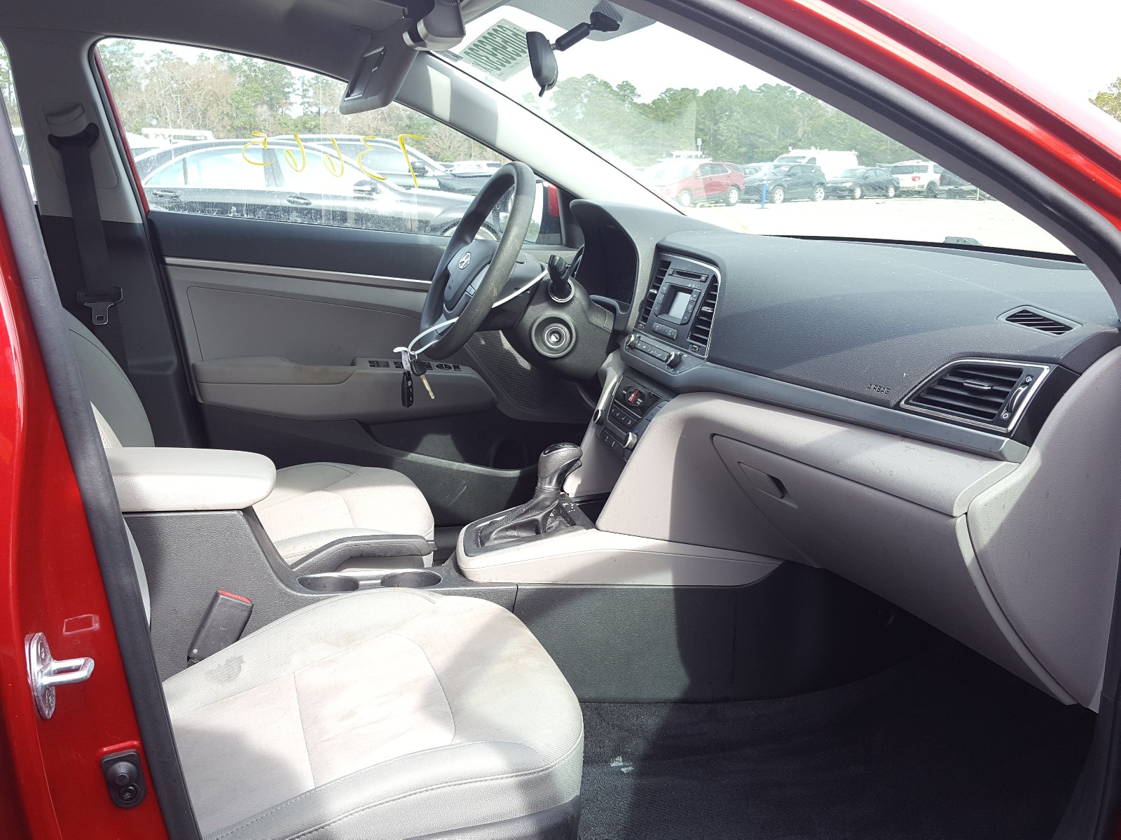 Photo 5 from auction – 2017 HYUNDAI ELANTRA SE with VIN 5NPD74LF1HH080332