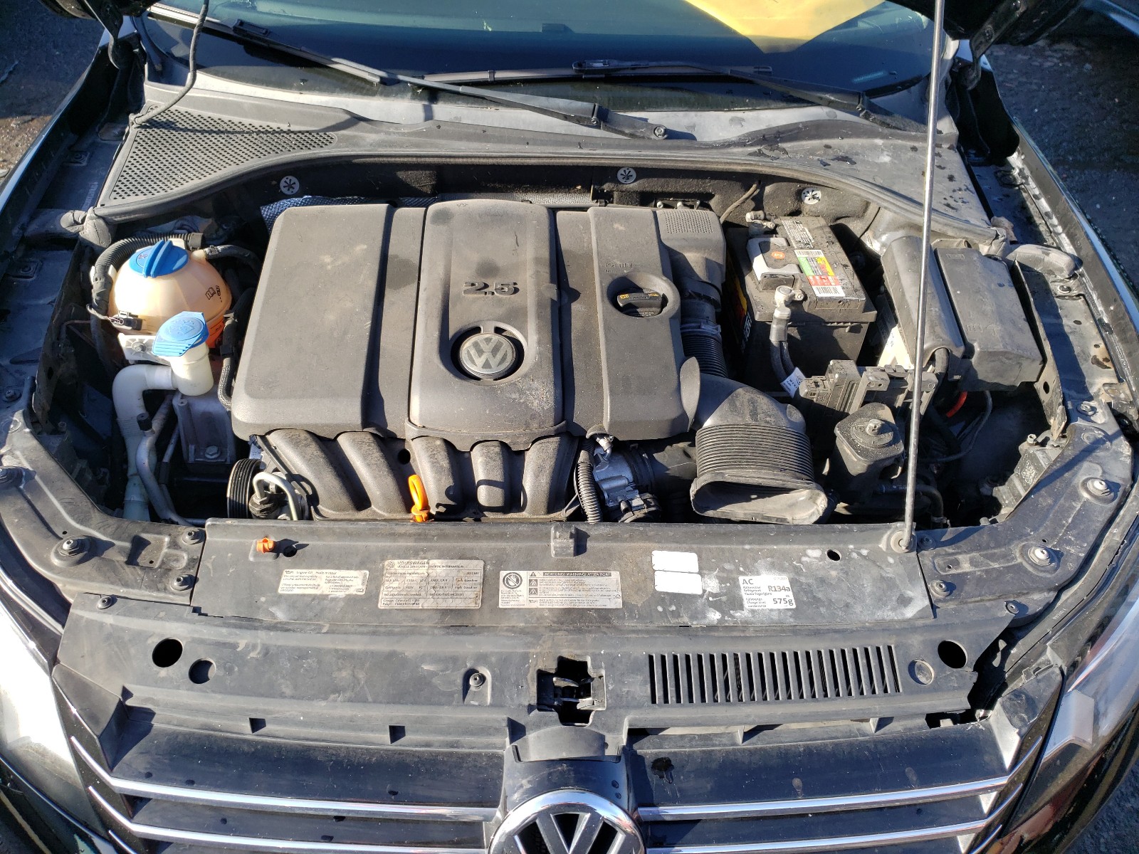 Photo 7 from auction – 2012 VOLKSWAGEN PASSAT S with VIN 1VWAP7A33CC023953