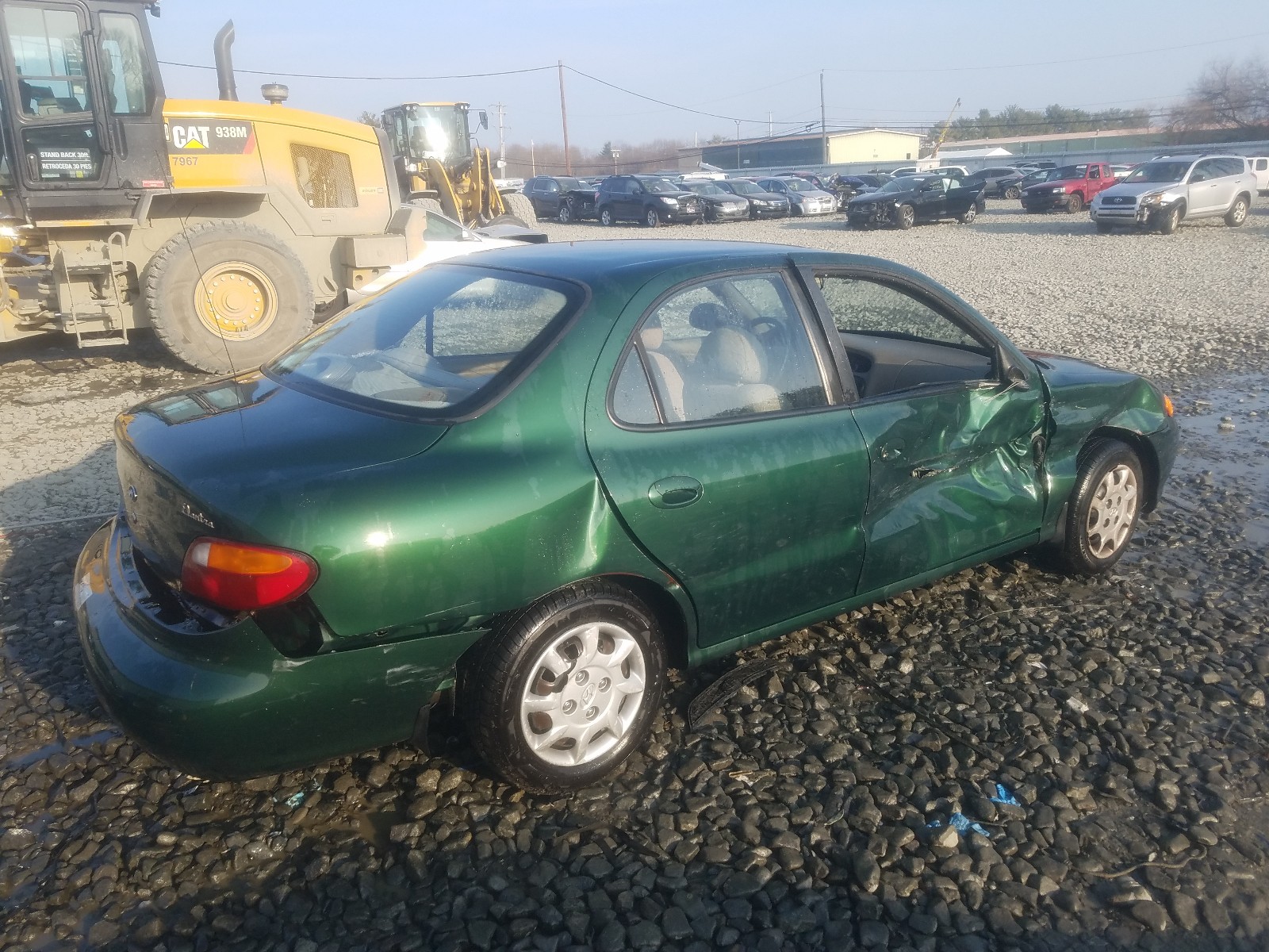 Photo 4 from auction – 1998 HYUNDAI ELANTRA with VIN KMHJF24M5WU692149