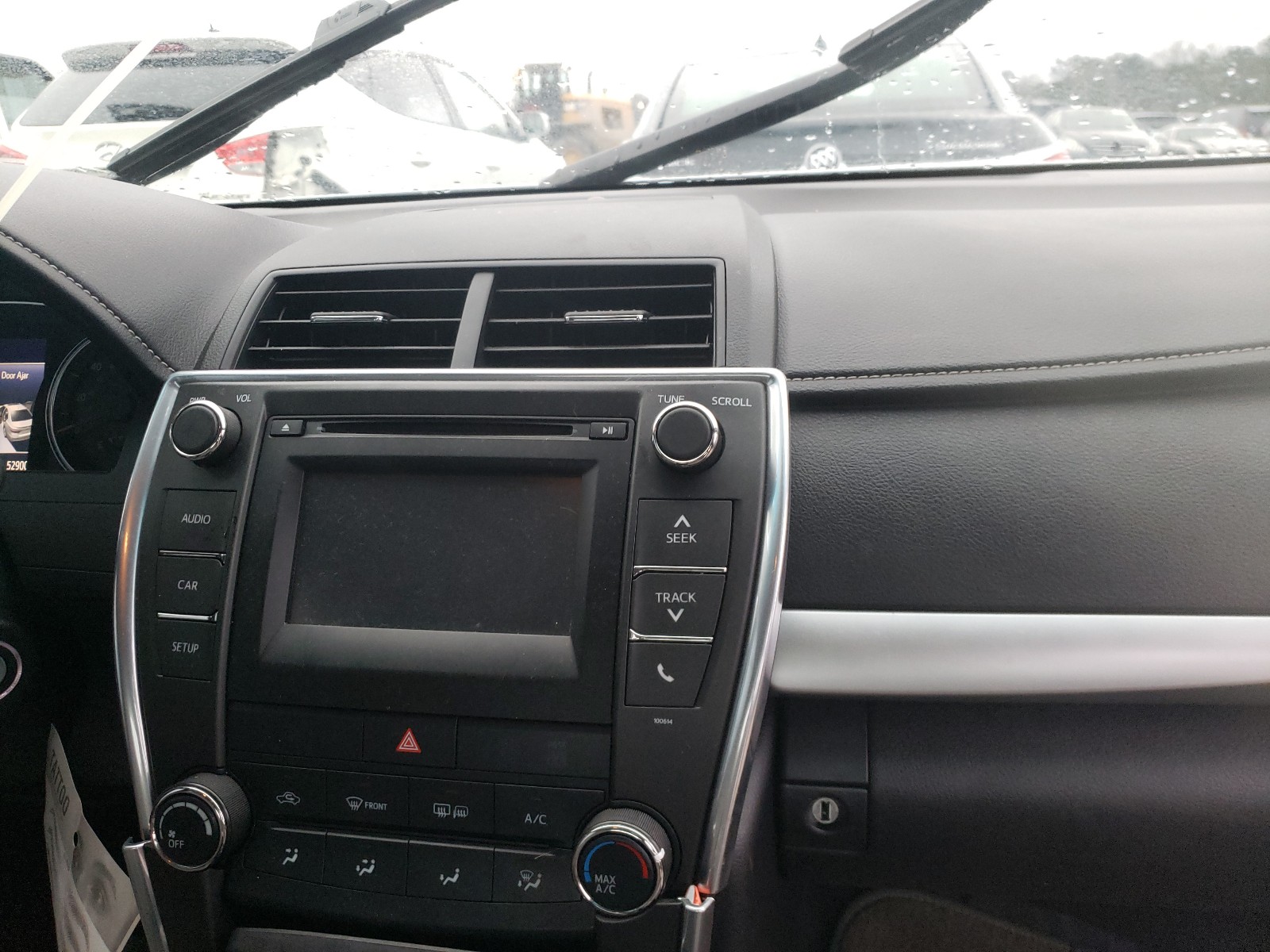 Photo 9 from auction – 2017 TOYOTA CAMRY LE with VIN 4T1BF1FK5HU711084