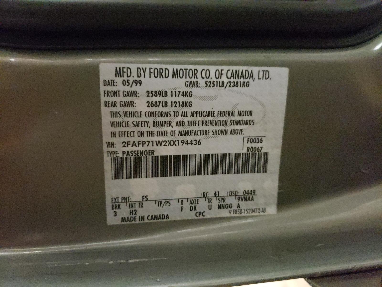 Photo 10 from auction – 1999 FORD CROWN VICT with VIN 2FAFP71W2XX194436