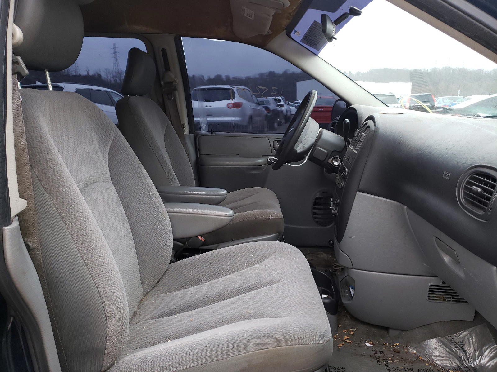 Photo 5 from auction – 2006 DODGE CARAVAN SE with VIN 1D4GP25B36B682128