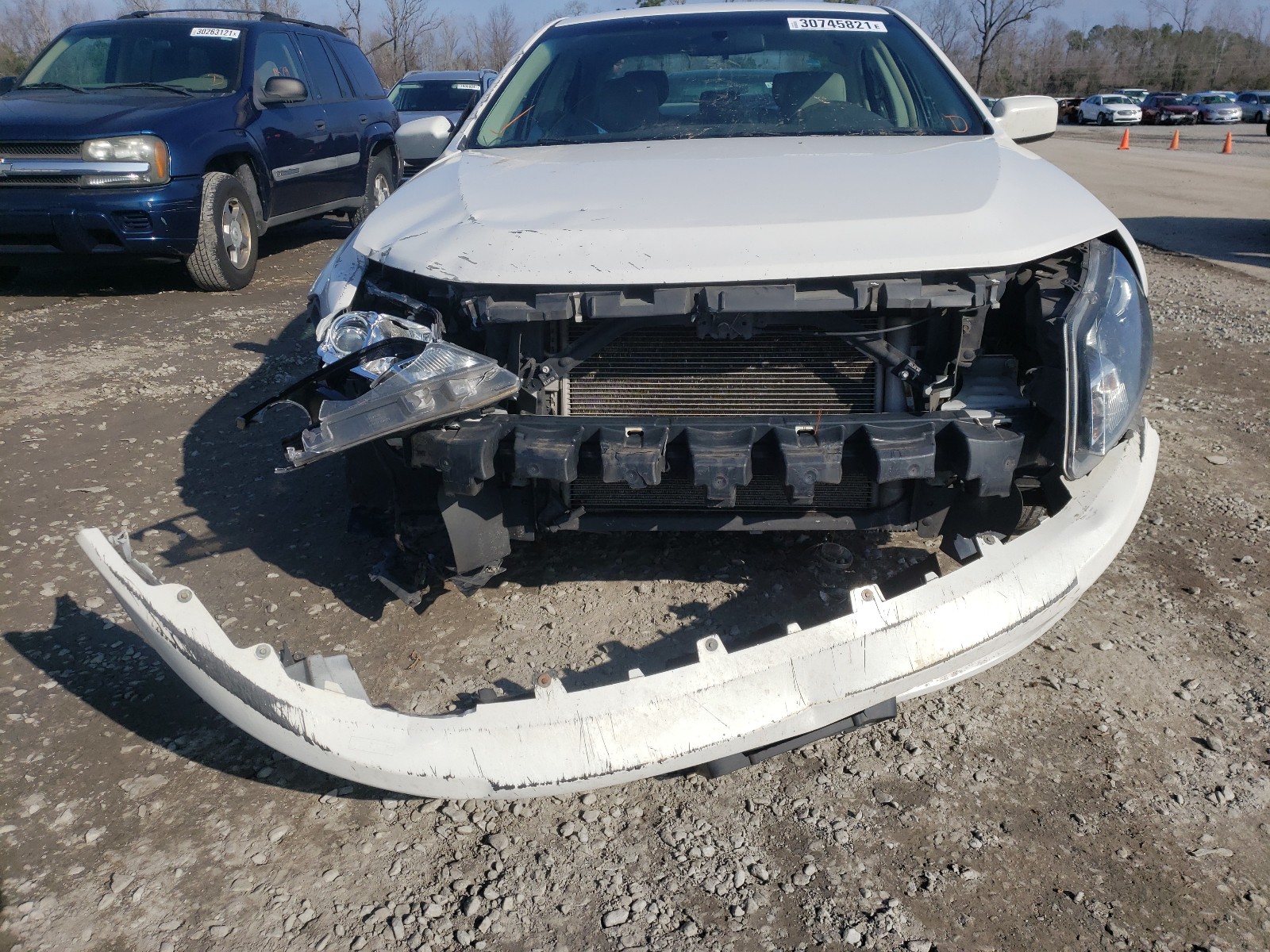 Photo 9 from auction – 2011 FORD FUSION SE with VIN 3FAHP0HA8BR151897