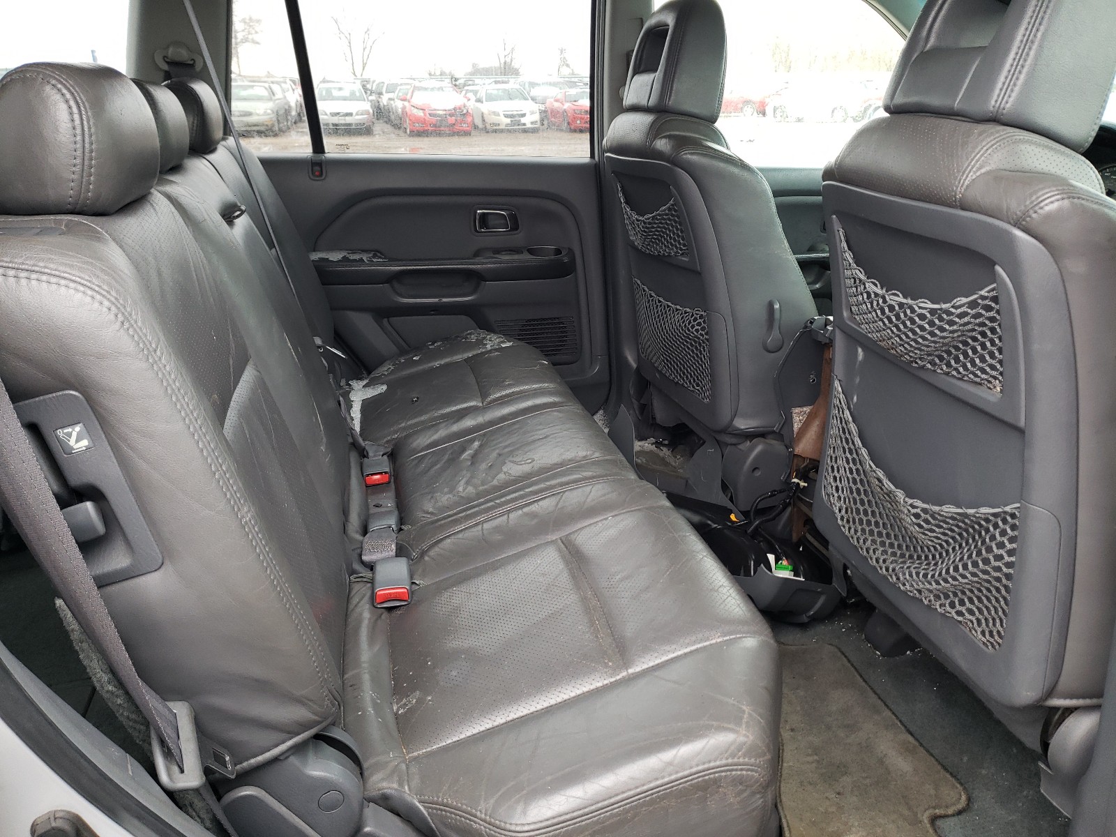 Photo 6 from auction – 2004 HONDA PILOT EXL with VIN 2HKYF18684H581398