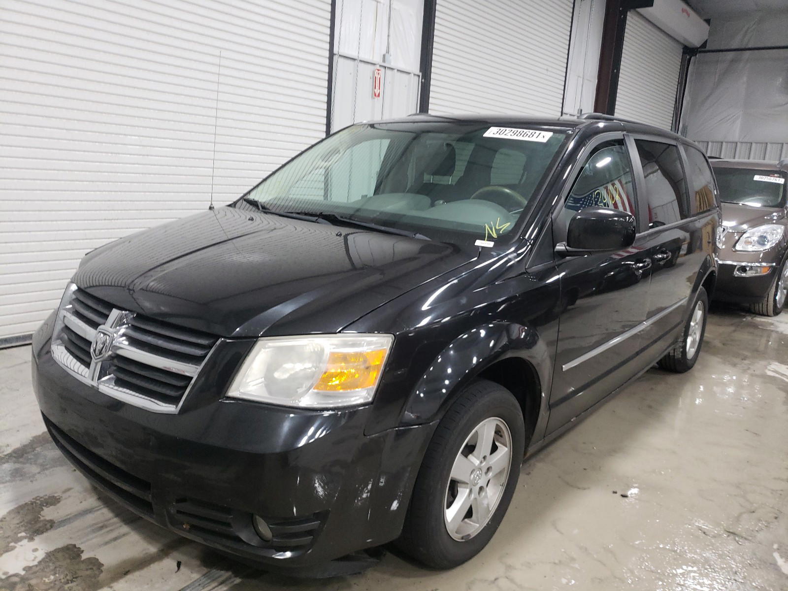 Photo 2 from auction – 2010 DODGE GRAND CARA with VIN 2D4RN5D18AR349183