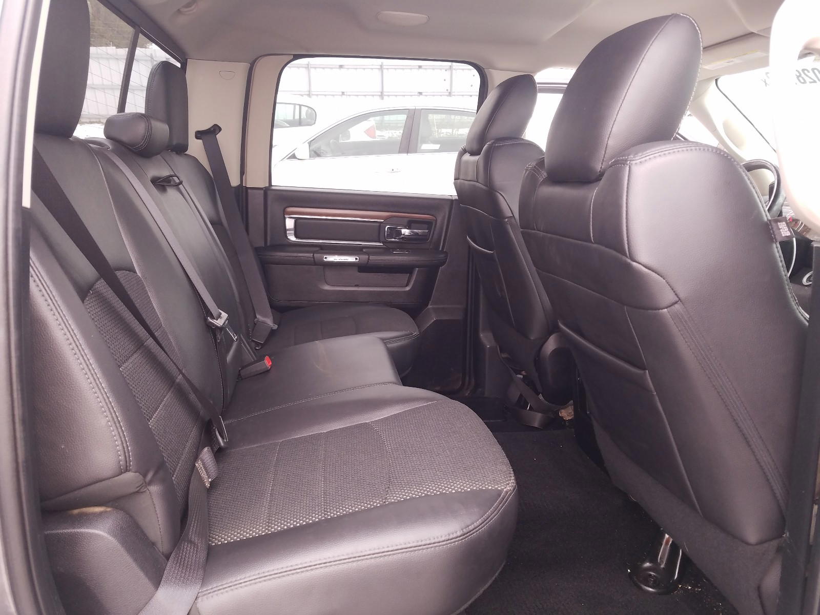 Photo 6 from auction – 2016 RAM 1500 LARAM with VIN 1C6RR7VM3GS315334