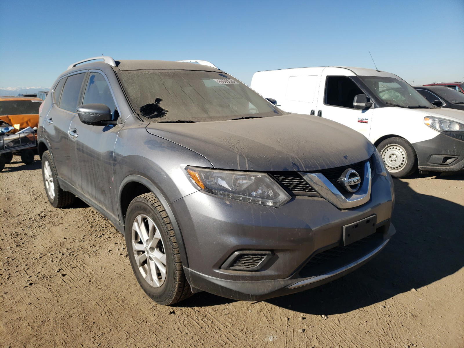 NISSAN ROGUE S 2016 with VIN KNMAT2MV3GP633493 - Photo from auction
