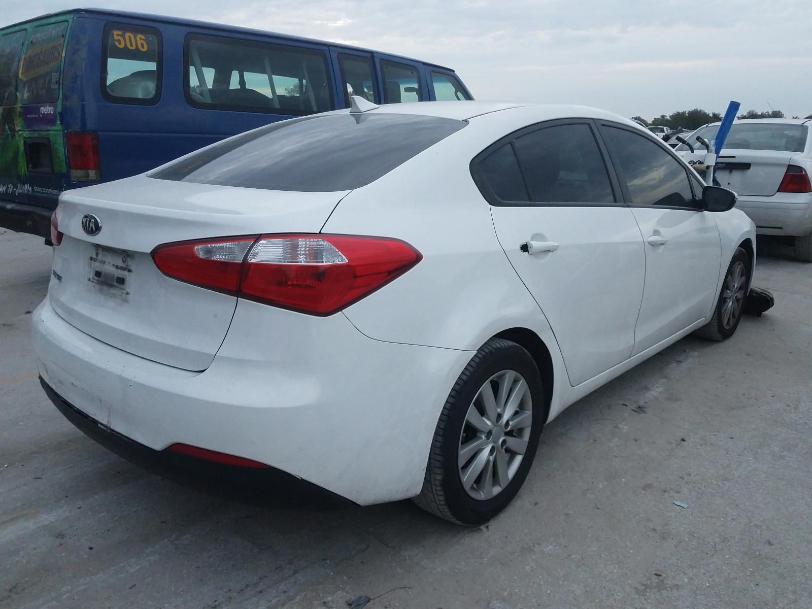 Photo 4 from auction – 2015 KIA FORTE LX with VIN KNAFX4A67F5382486