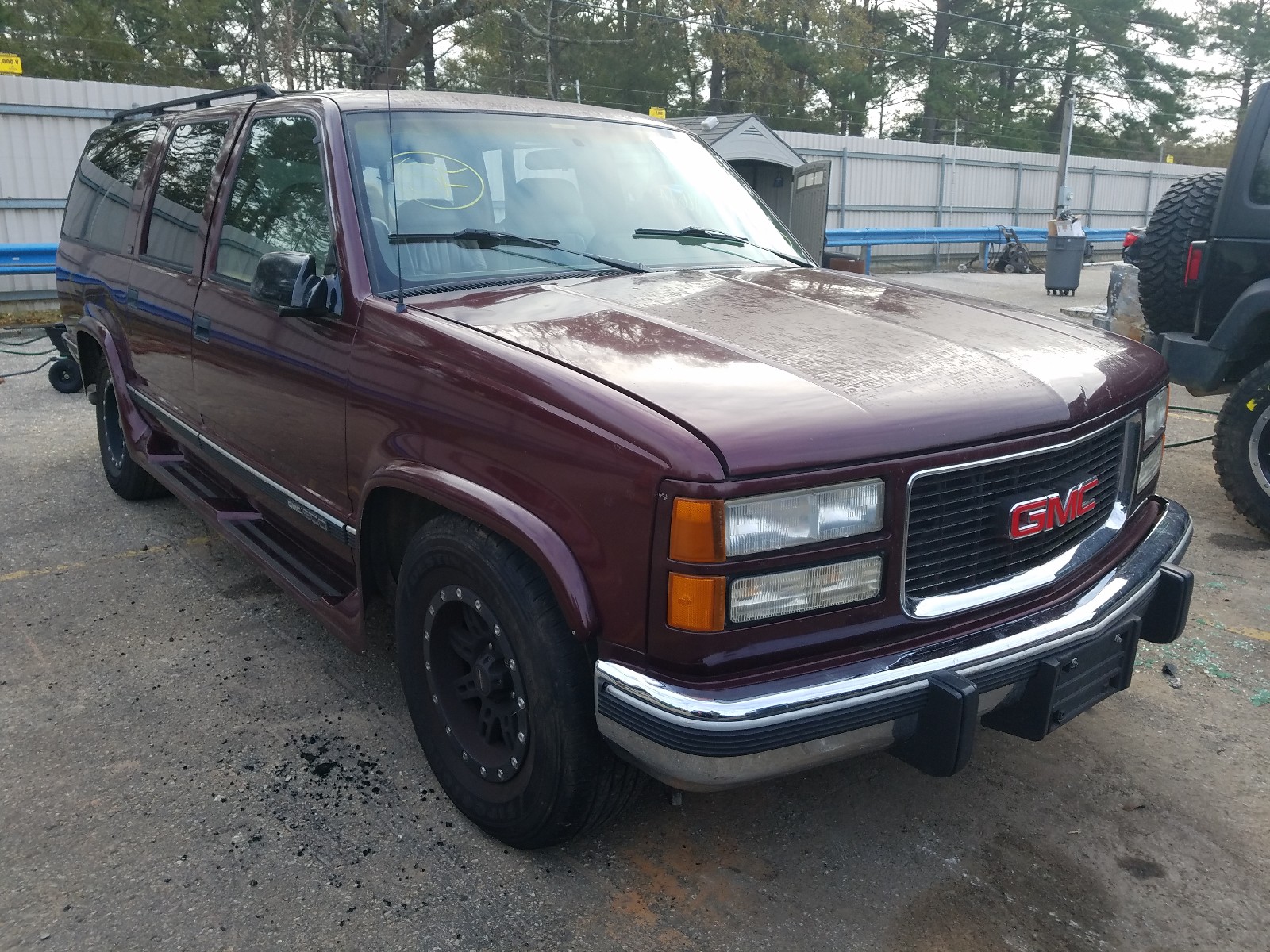GMC SUBURBAN 1994 with VIN 1GDEC16K4RJ761824 - Photo from auction