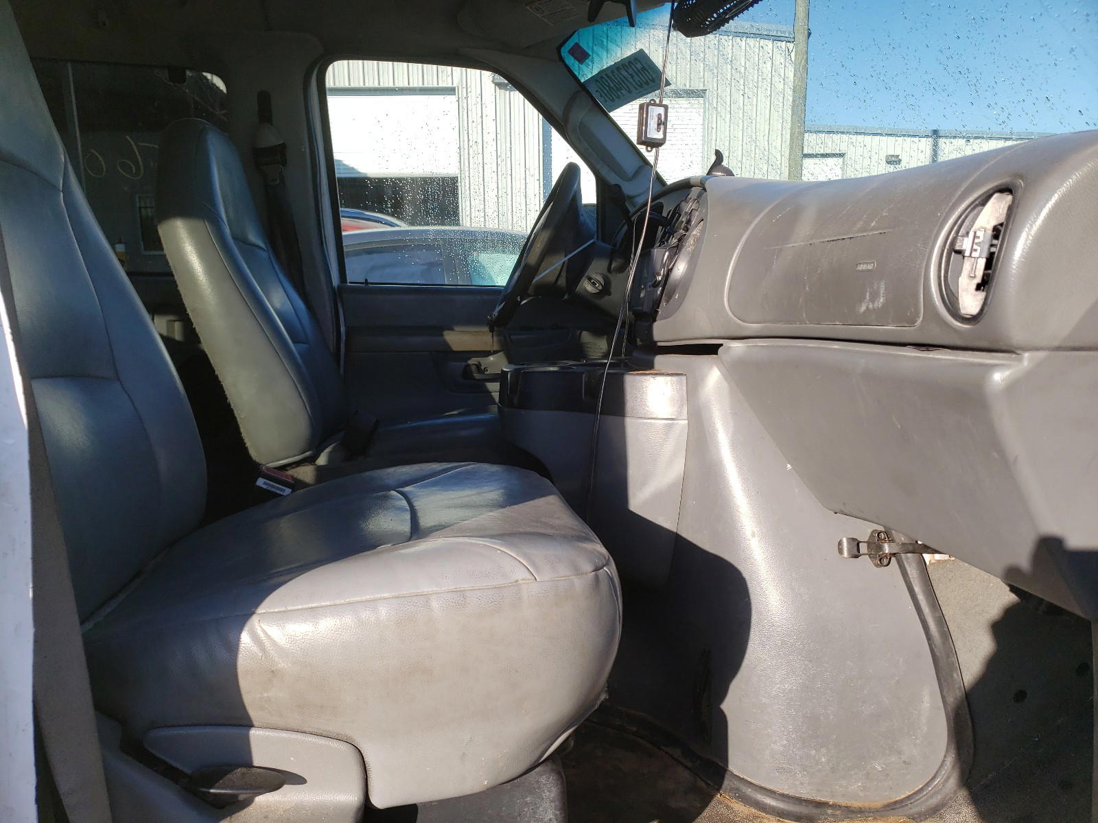 Photo 5 from auction – 2007 FORD ECONOLINE with VIN 1FMNE11LX7DA75499