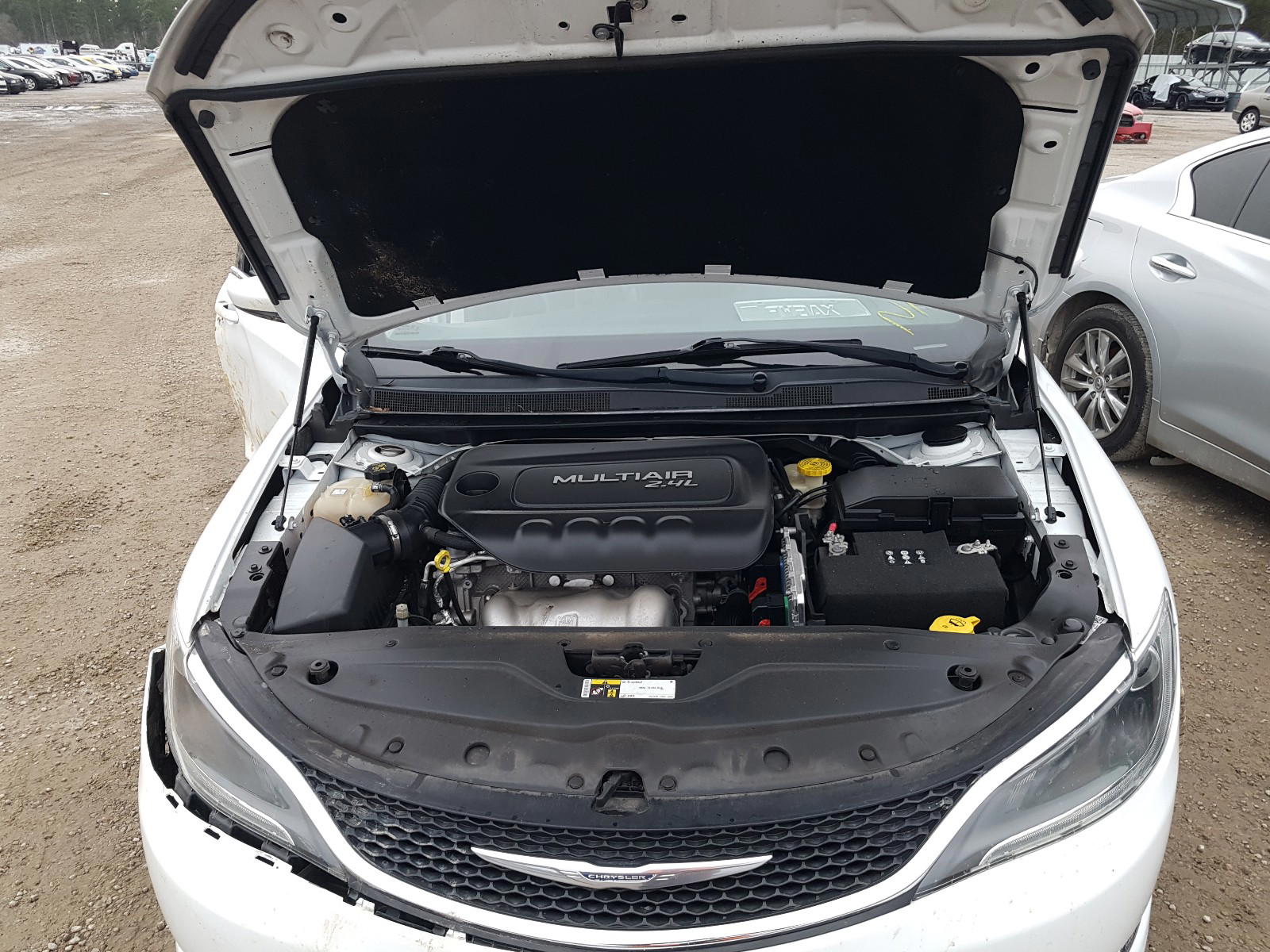 Photo 7 from auction – 2016 CHRYSLER 200 LIMITE with VIN 1C3CCCAB3GN189671
