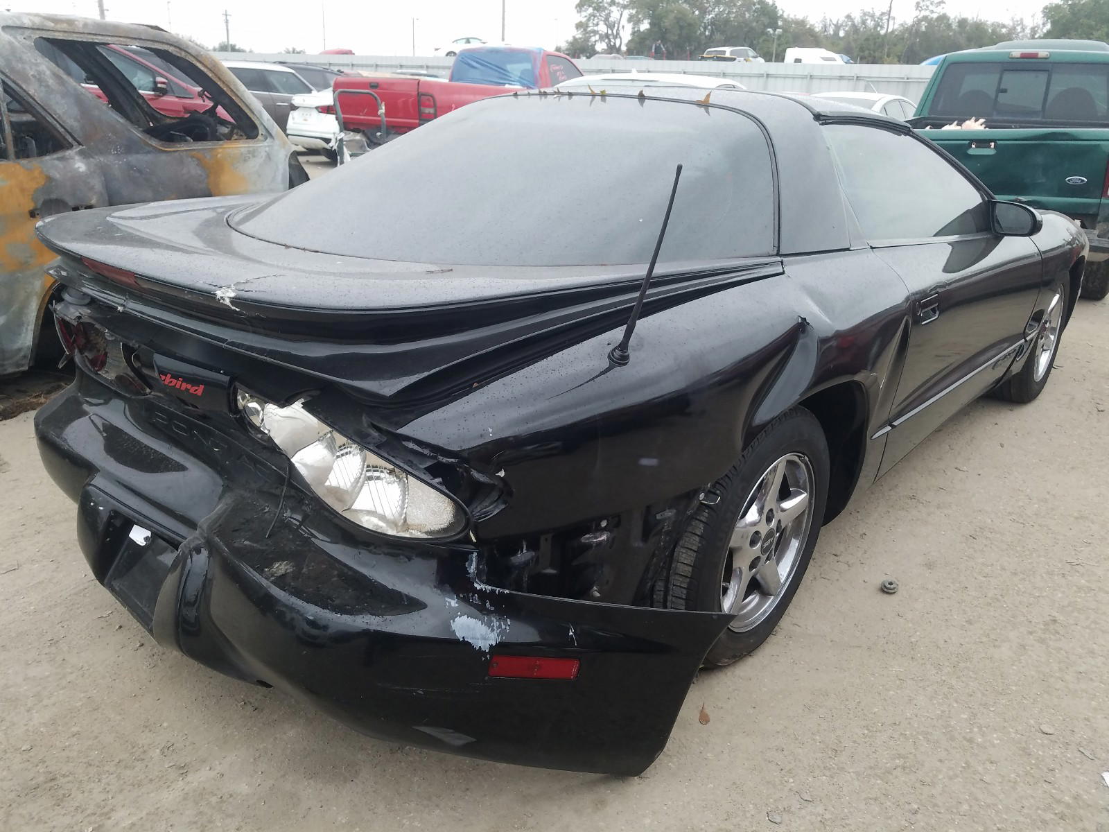 Photo 4 from auction – 2002 PONTIAC FIREBIRD with VIN 2G2FS22K122124458