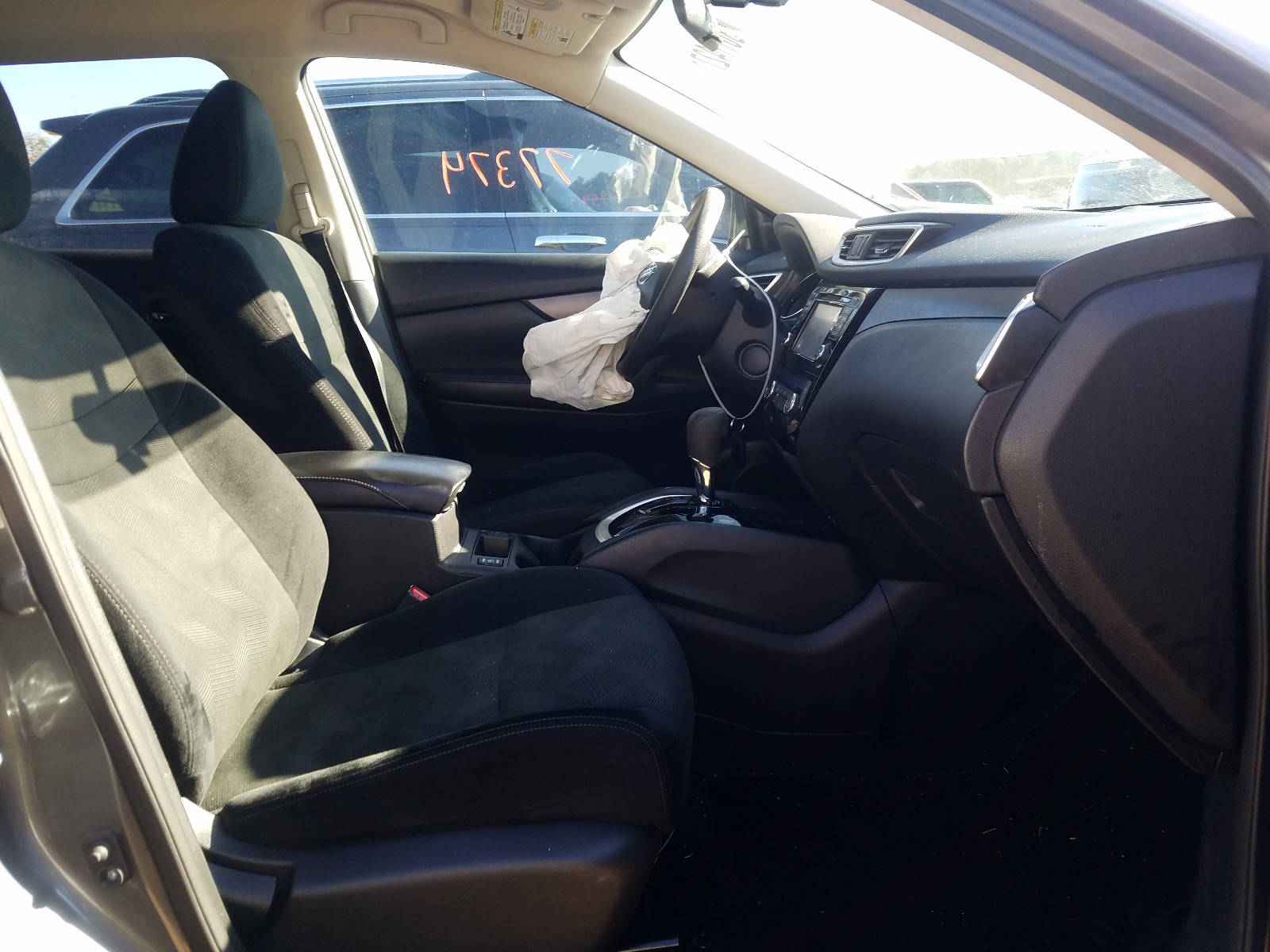 Photo 5 from auction – 2015 NISSAN ROGUE S with VIN 5N1AT2MT6FC906748
